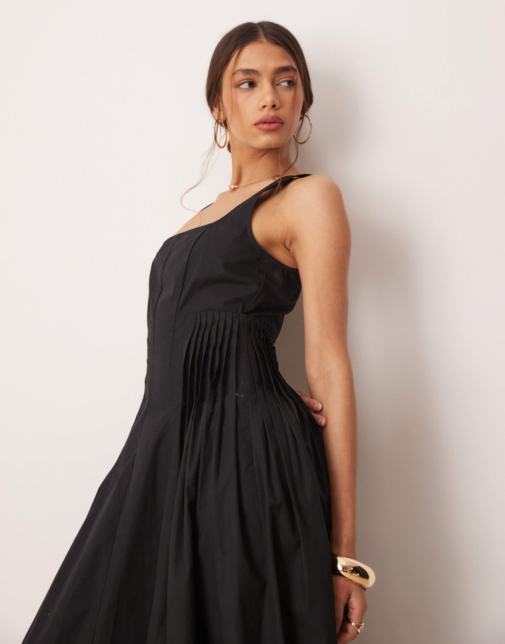 ASOS DESIGN scoop neck pleat waist midaxi dress in black - ASOS Sample Sale EU Store