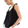 Gilet ASOS DESIGN con scollo a U e laccio frontale in nero