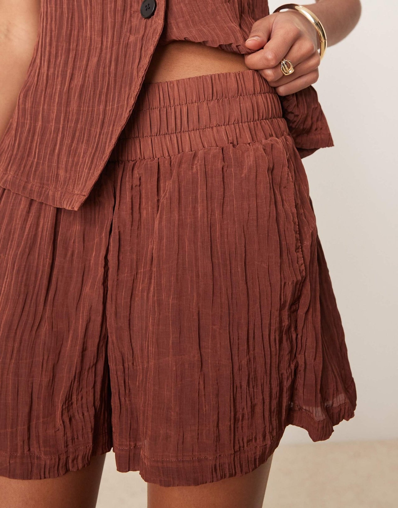 ASOS DESIGN sheer crinkle satin boxer shorts co - ord in chocolate - ASOS Sample Sale EU Store
