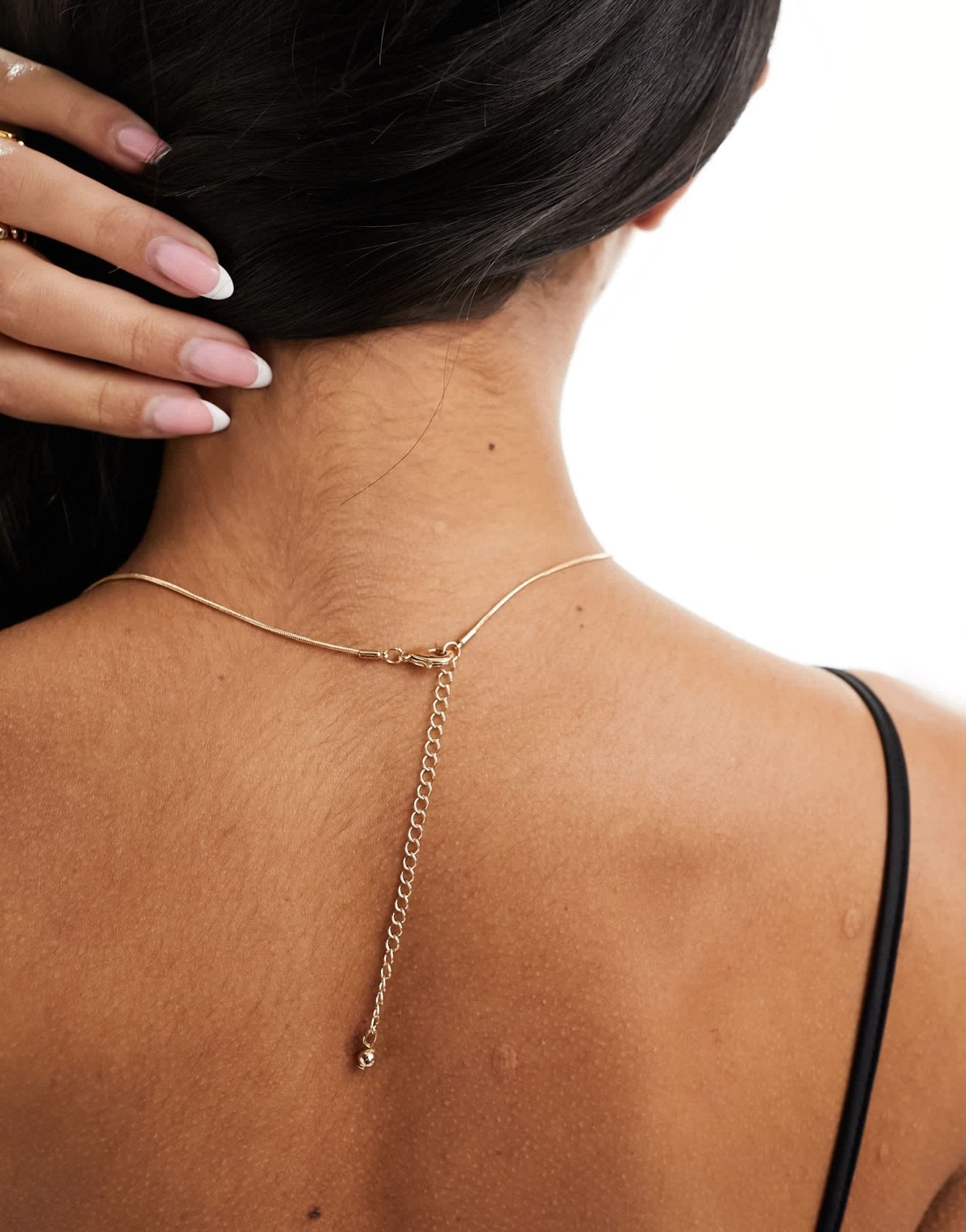 ASOS DESIGN short necklace with faux pearl charm in gold tone - ASOS Sample Sale EU Store