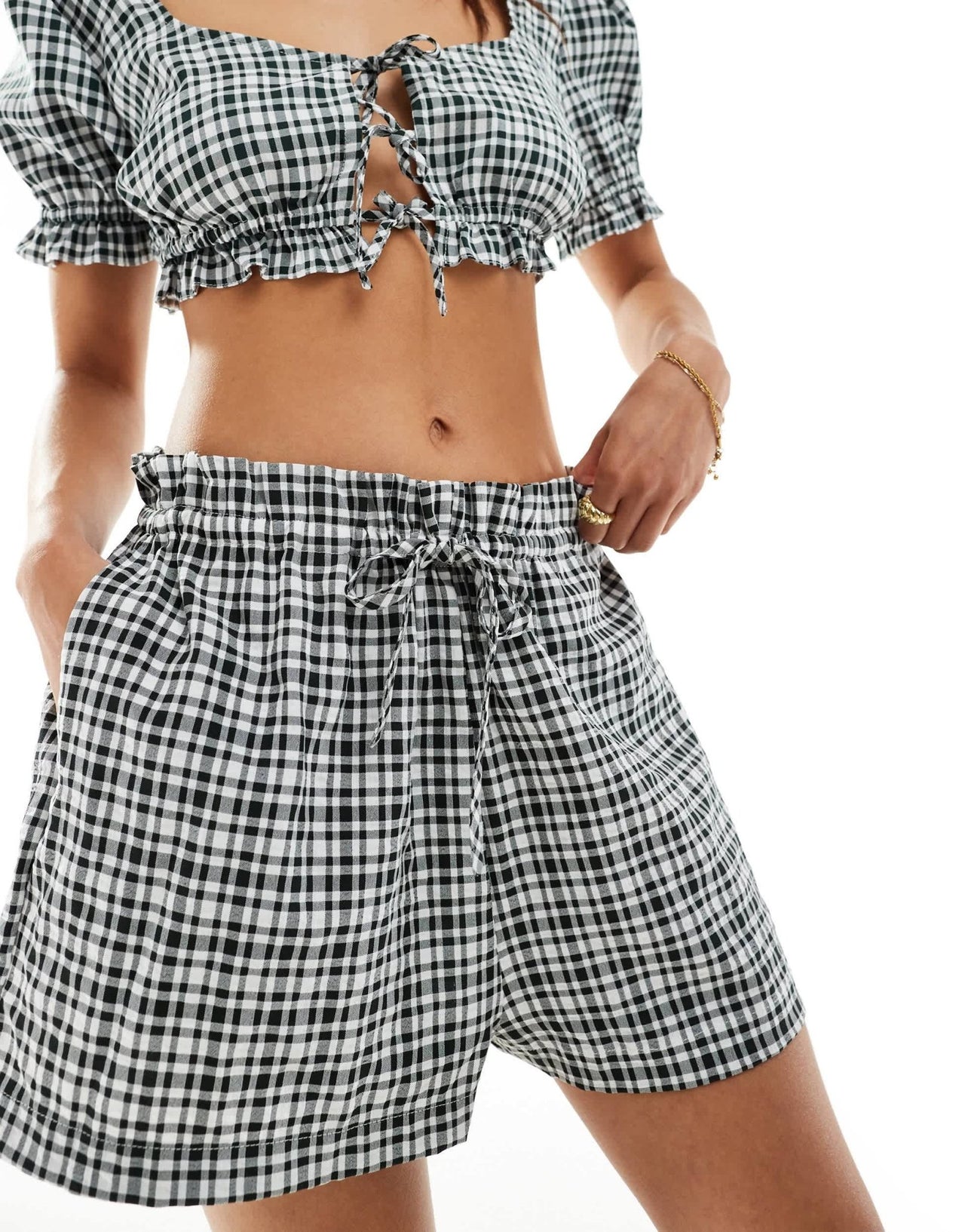 ASOS DESIGN short with ruffle detail in mono gingham co - ord - ASOS Sample Sale EU Store