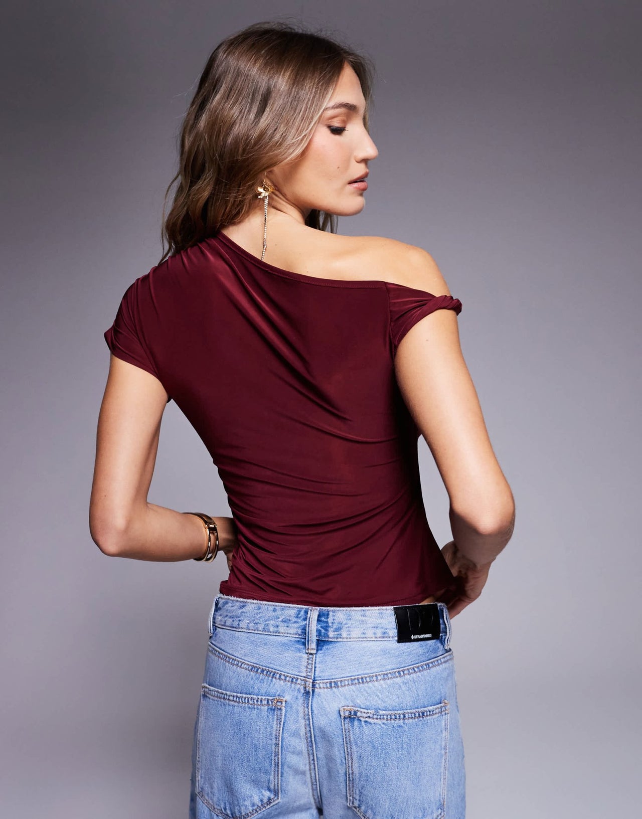 ASOS DESIGN slinky twist one shoulder top in burgundy - ASOS Sample Sale EU Store