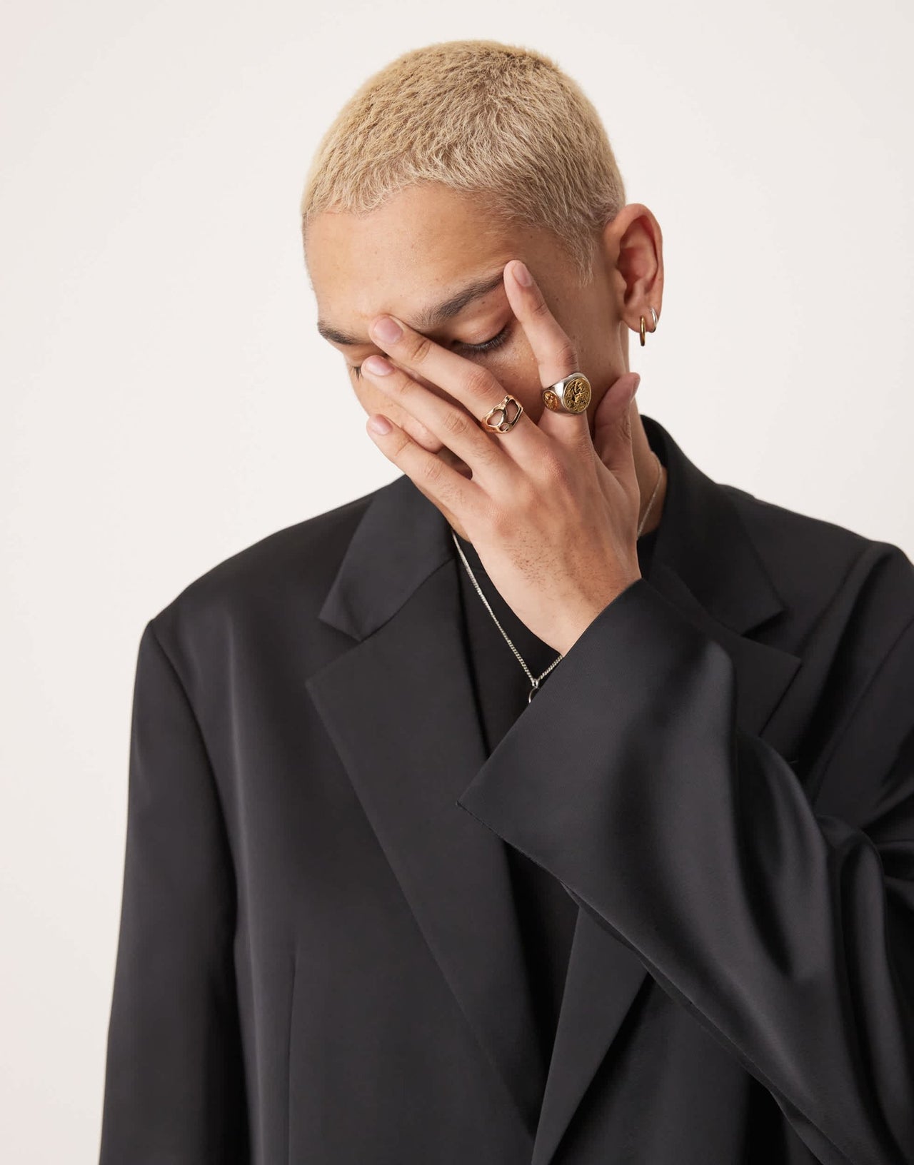 ASOS DESIGN slouchy oversized suit jacket in black satin - ASOS Sample Sale EU Store