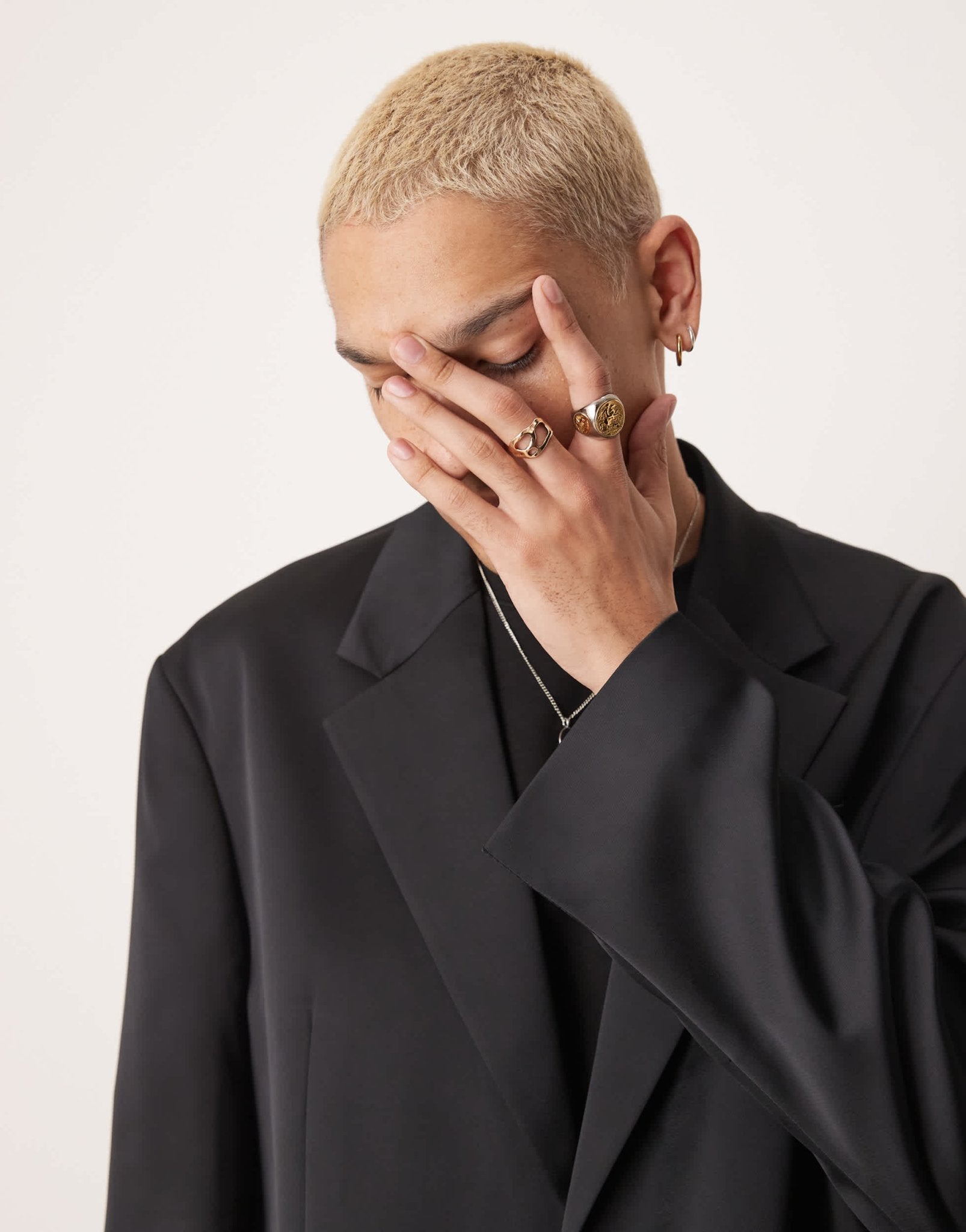 ASOS DESIGN slouchy oversized suit jacket in black satin - ASOS Sample Sale EU Store