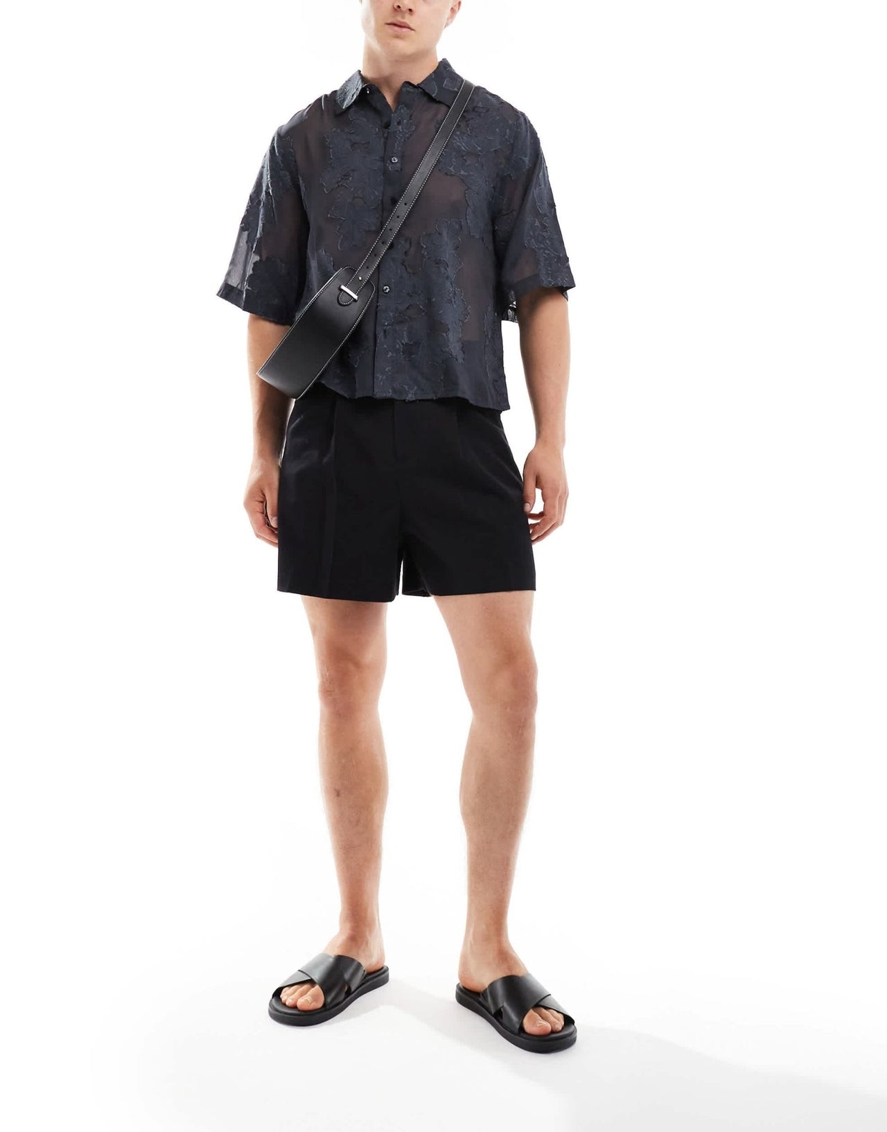 ASOS DESIGN smart cropped bermuda shorts in black - ASOS Sample Sale EU Store