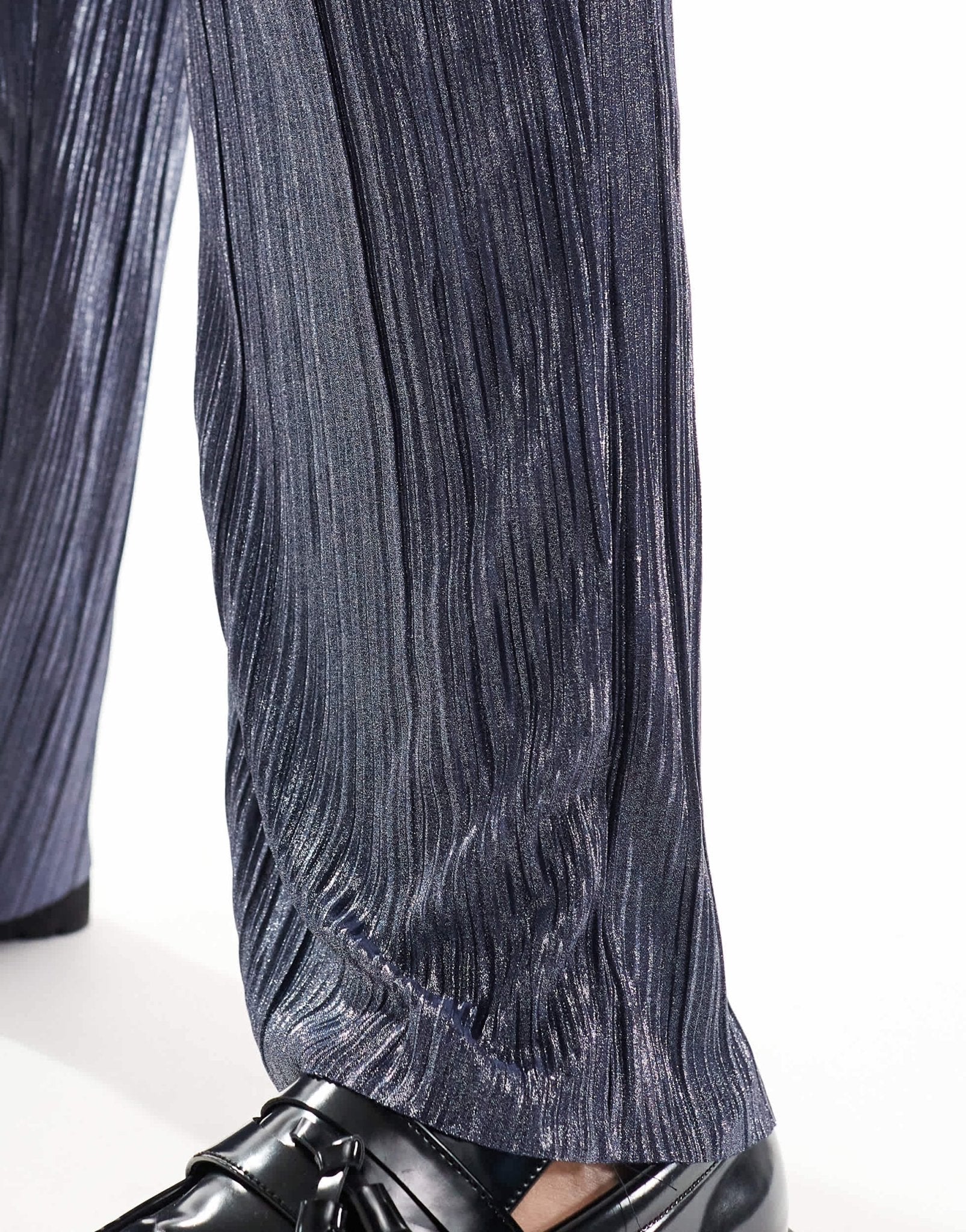 ASOS DESIGN smart tapered trouser in blue metallic plisse - ASOS Sample Sale EU Store