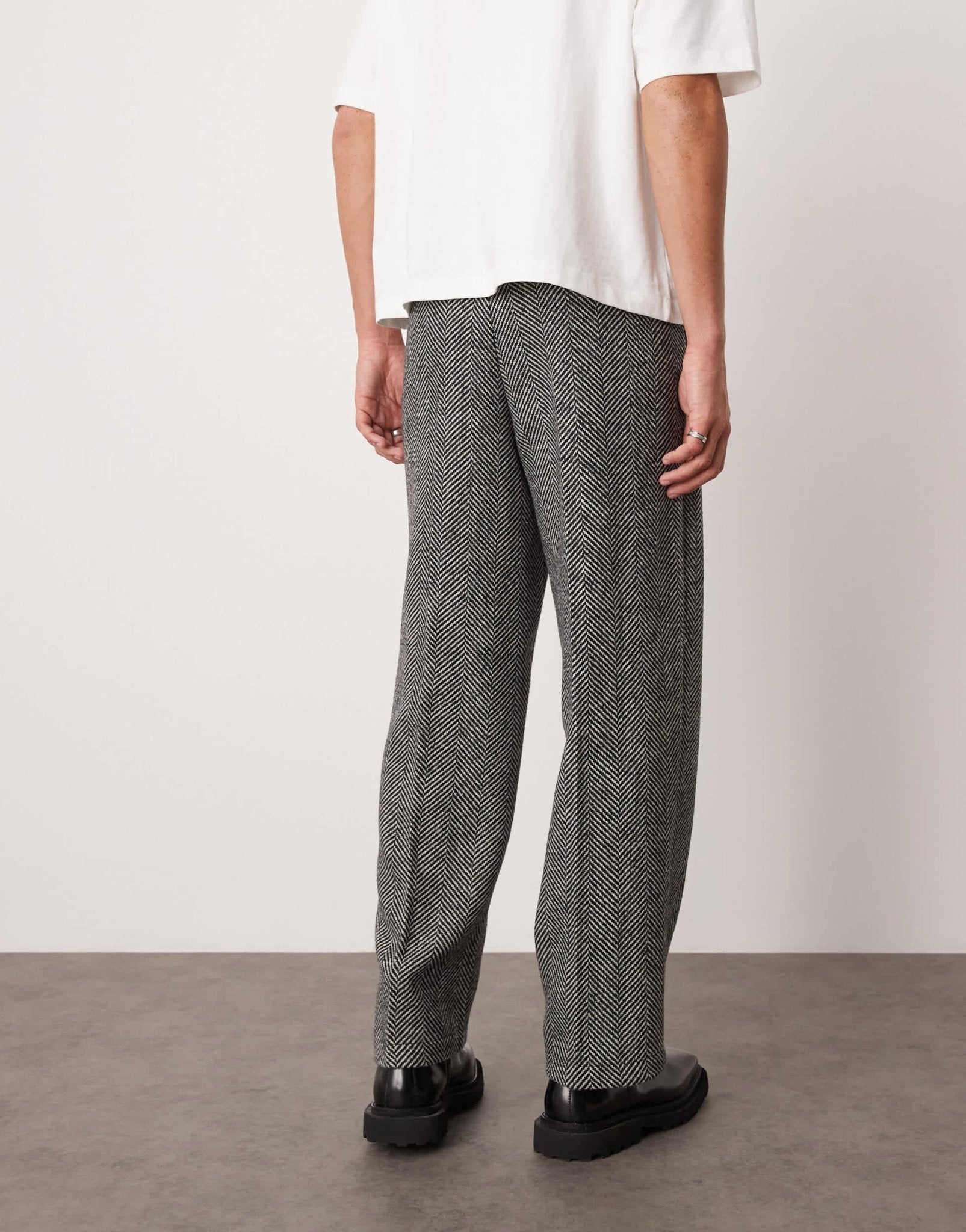 ASOS DESIGN smart wide leg wool blend herringbone trousers in black - ASOS Sample Sale EU Store