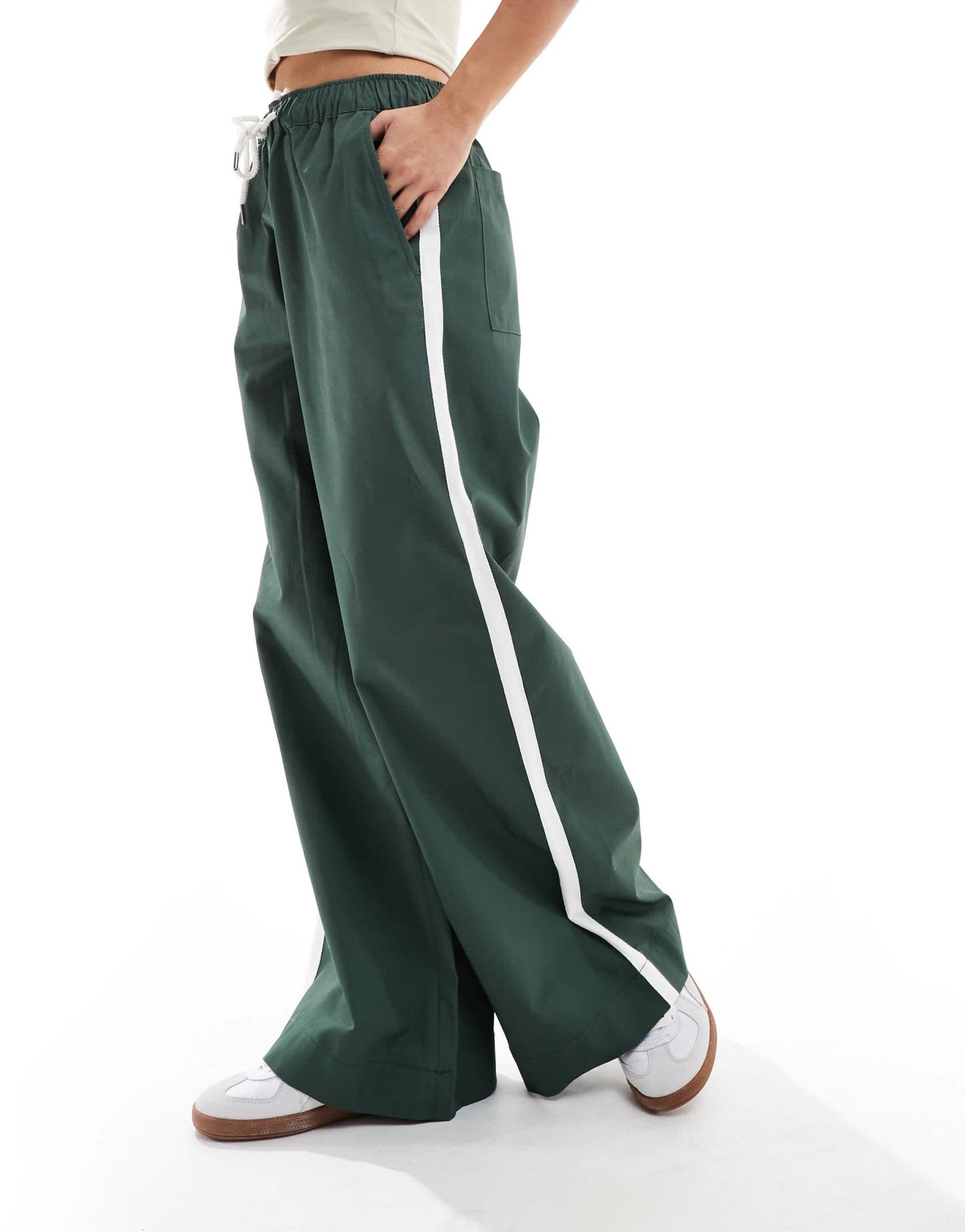 ASOS DESIGN sporty pull on trouser in green - ASOS Sample Sale EU Store