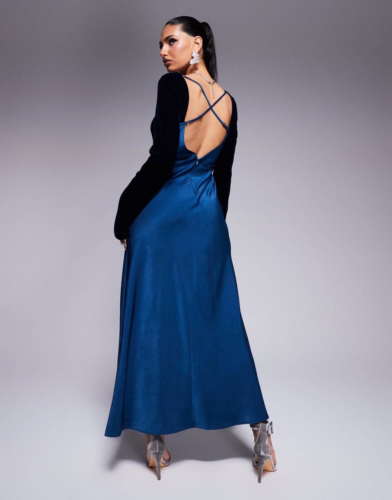 ASOS DESIGN square neck velvet satin mix midaxi dress with cut out in blue - ASOS Sample Sale EU Store