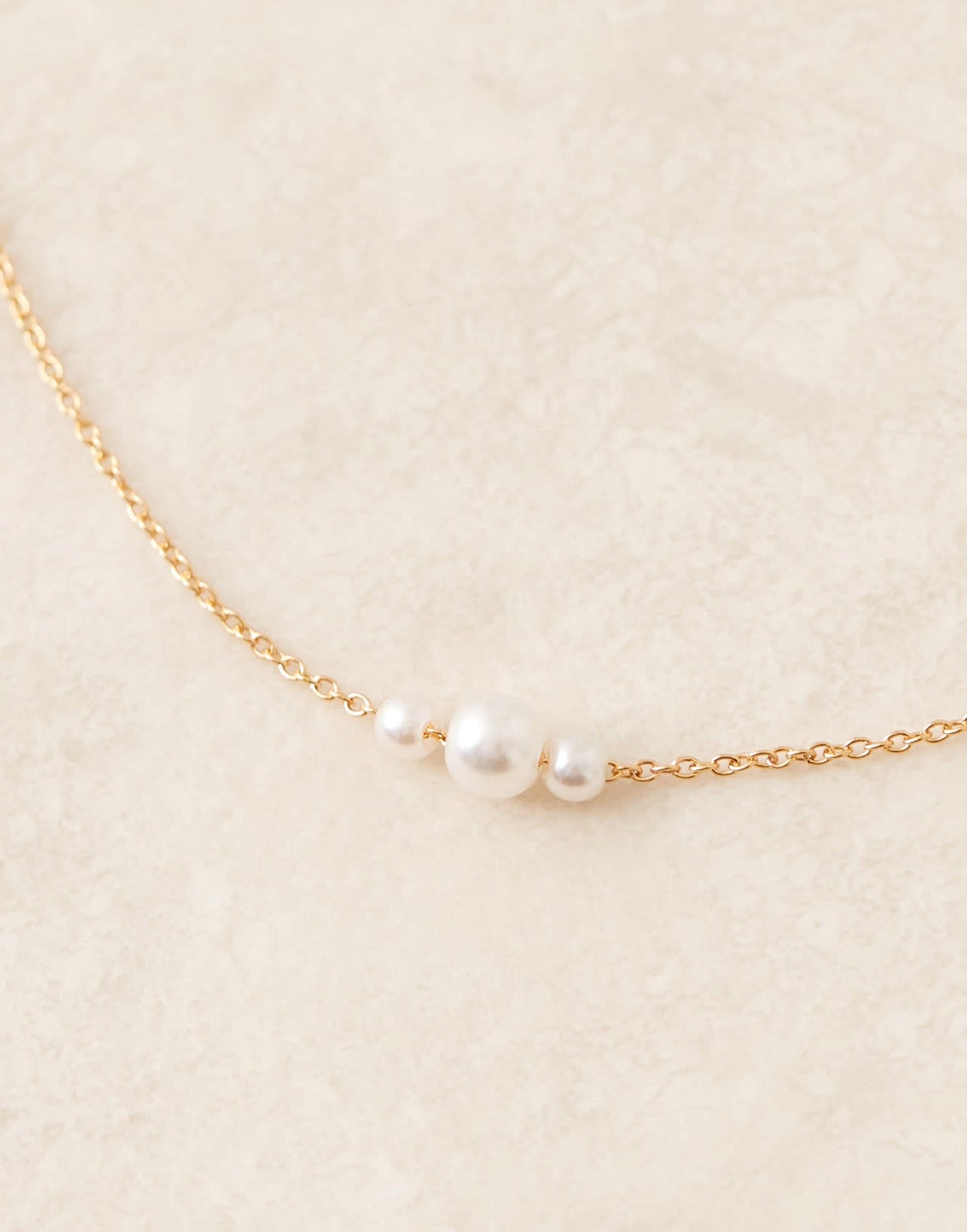 ASOS DESIGN stainless steel short necklace with faux pearl detail in gold tone - ASOS Sample Sale EU Store
