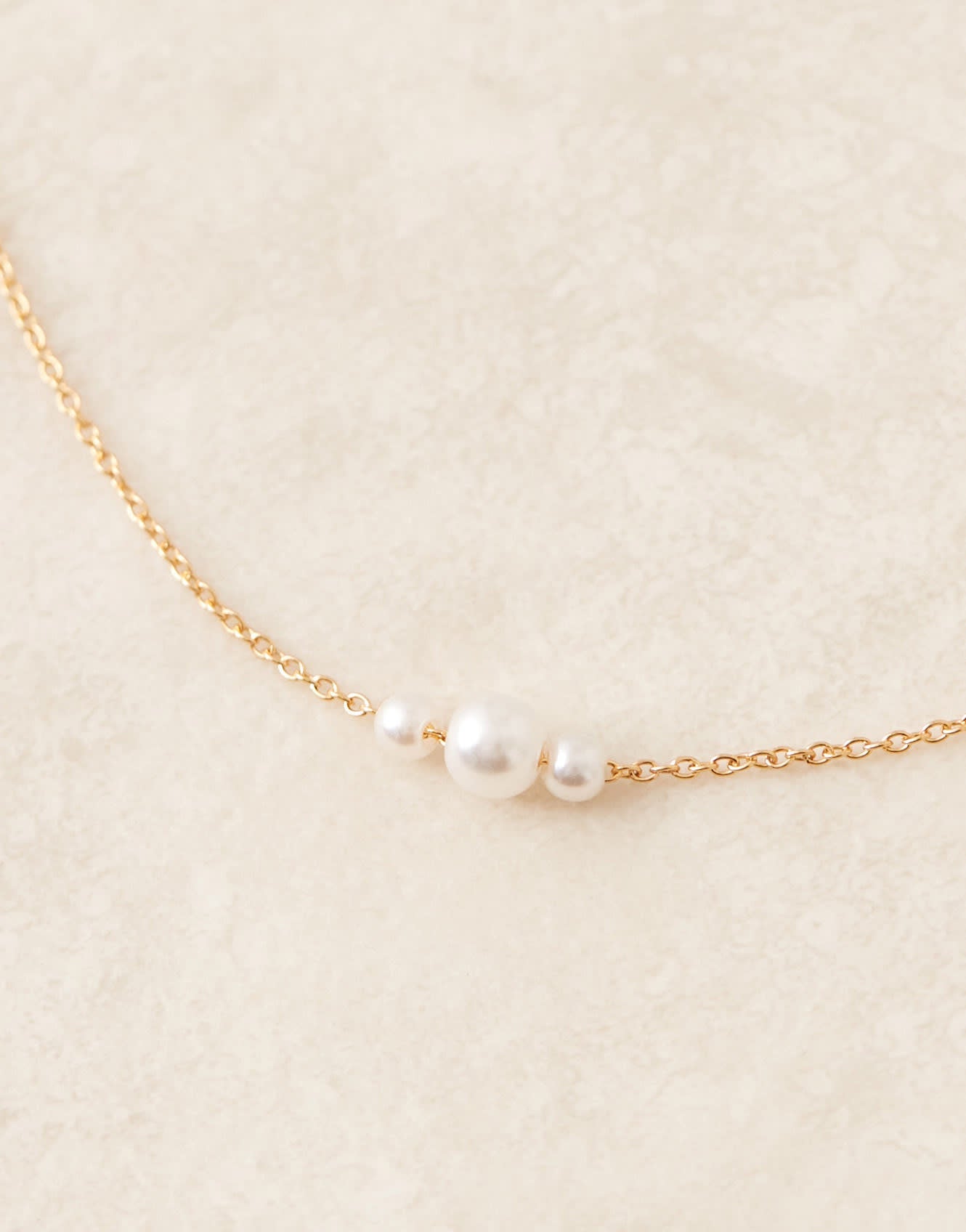 ASOS DESIGN stainless steel short necklace with faux pearl detail in gold tone - ASOS Sample Sale EU Store
