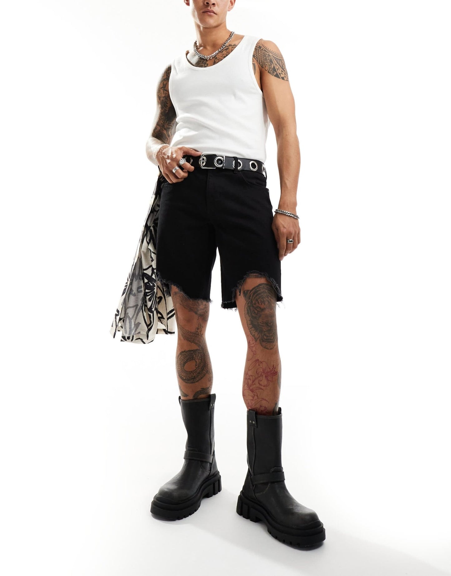 ASOS DESIGN standard length vintage slim denim shorts with rip hem in black - ASOS Sample Sale EU Store