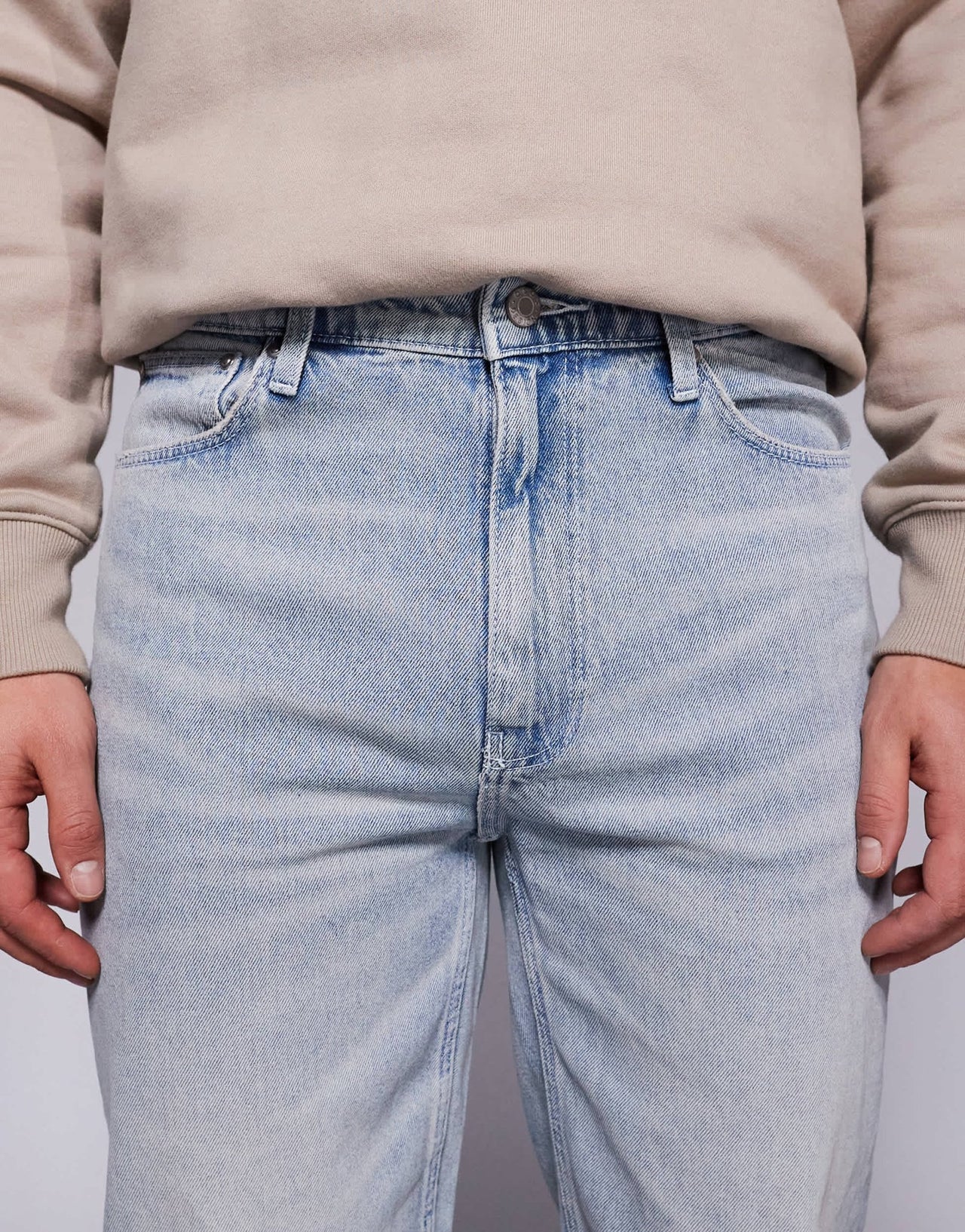 ASOS DESIGN straight leg jeans in light wash blue - ASOS Sample Sale EU Store
