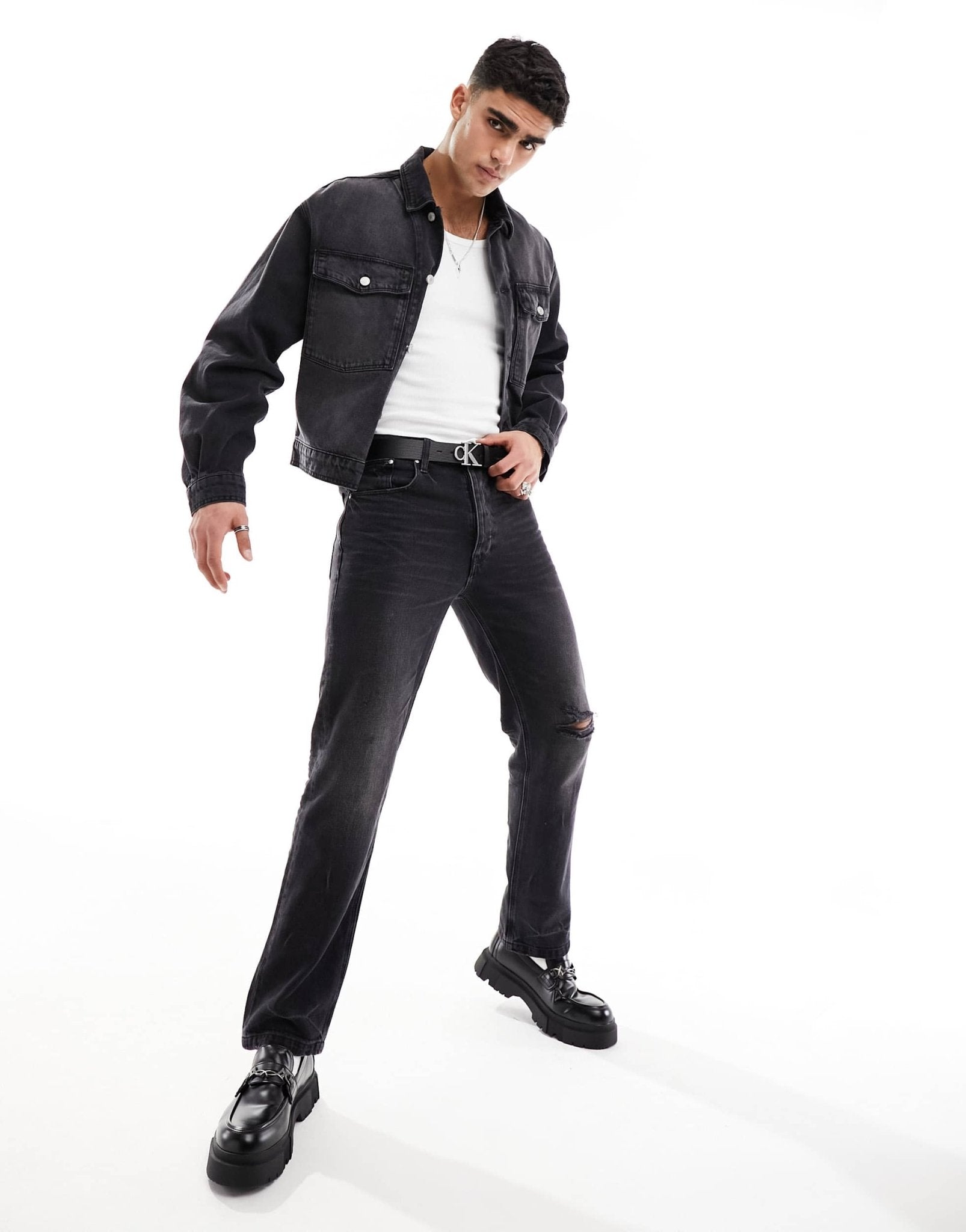 ASOS DESIGN straight leg jeans with knee rip in vintage washed black - ASOS Sample Sale EU Store