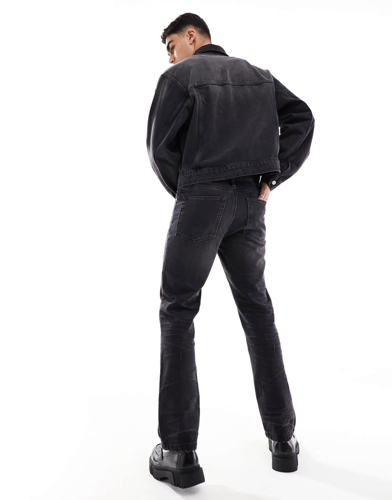 ASOS DESIGN straight leg jeans with knee rip in vintage washed black - ASOS Sample Sale EU Store