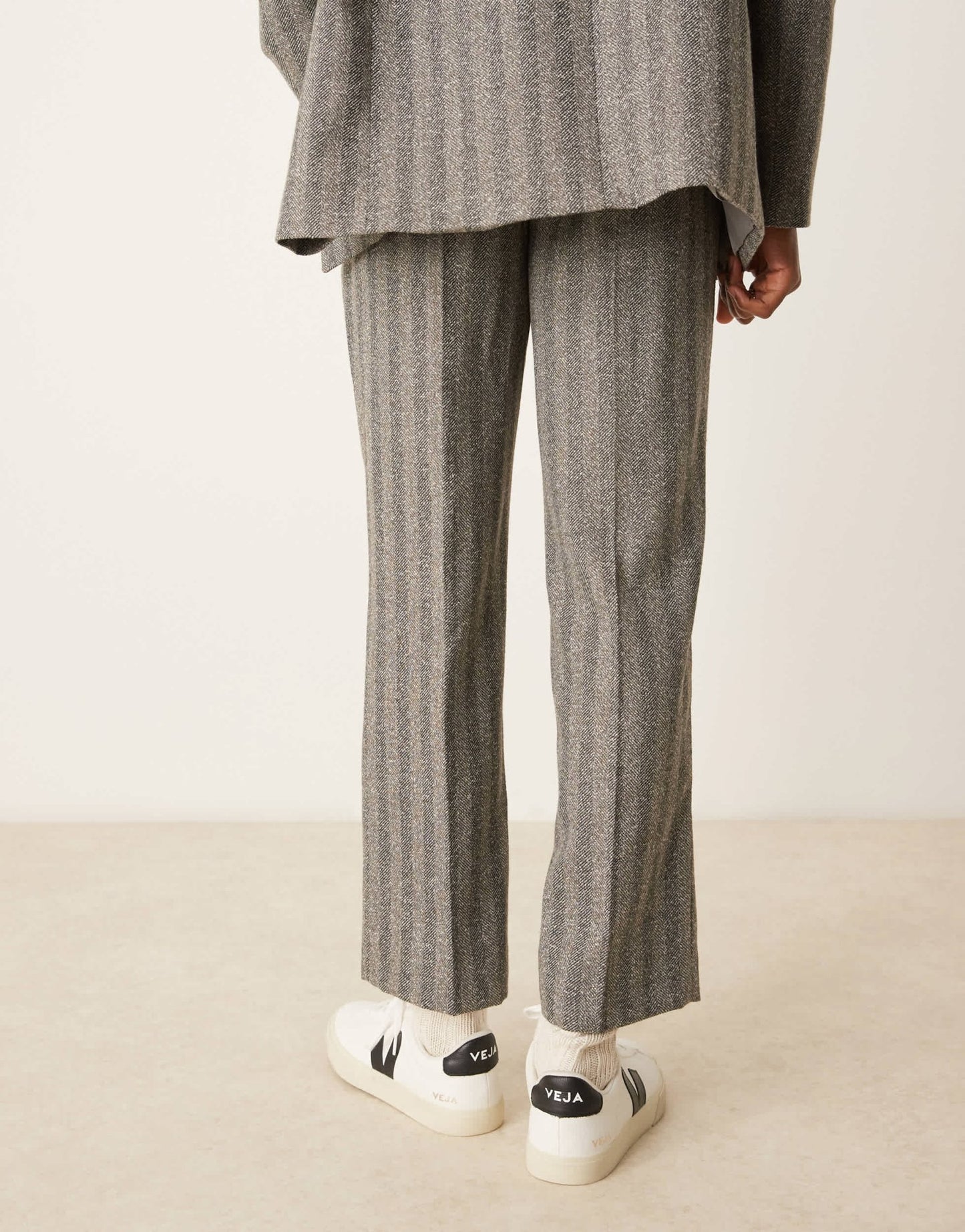 ASOS DESIGN straight leg suit trousers in charcoal herringbone - ASOS Sample Sale EU Store