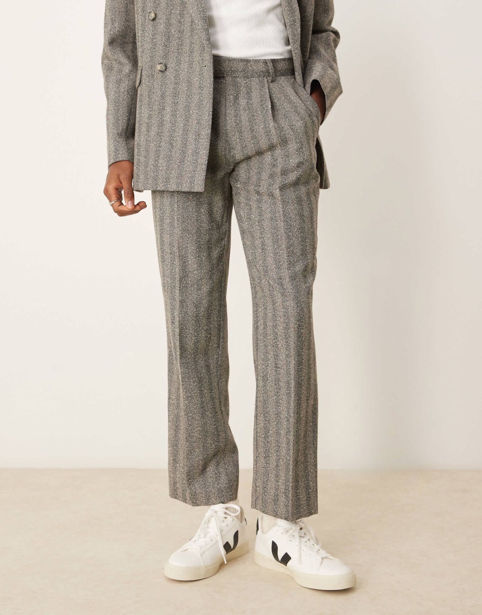 ASOS DESIGN straight leg suit trousers in charcoal herringbone - ASOS Sample Sale EU Store