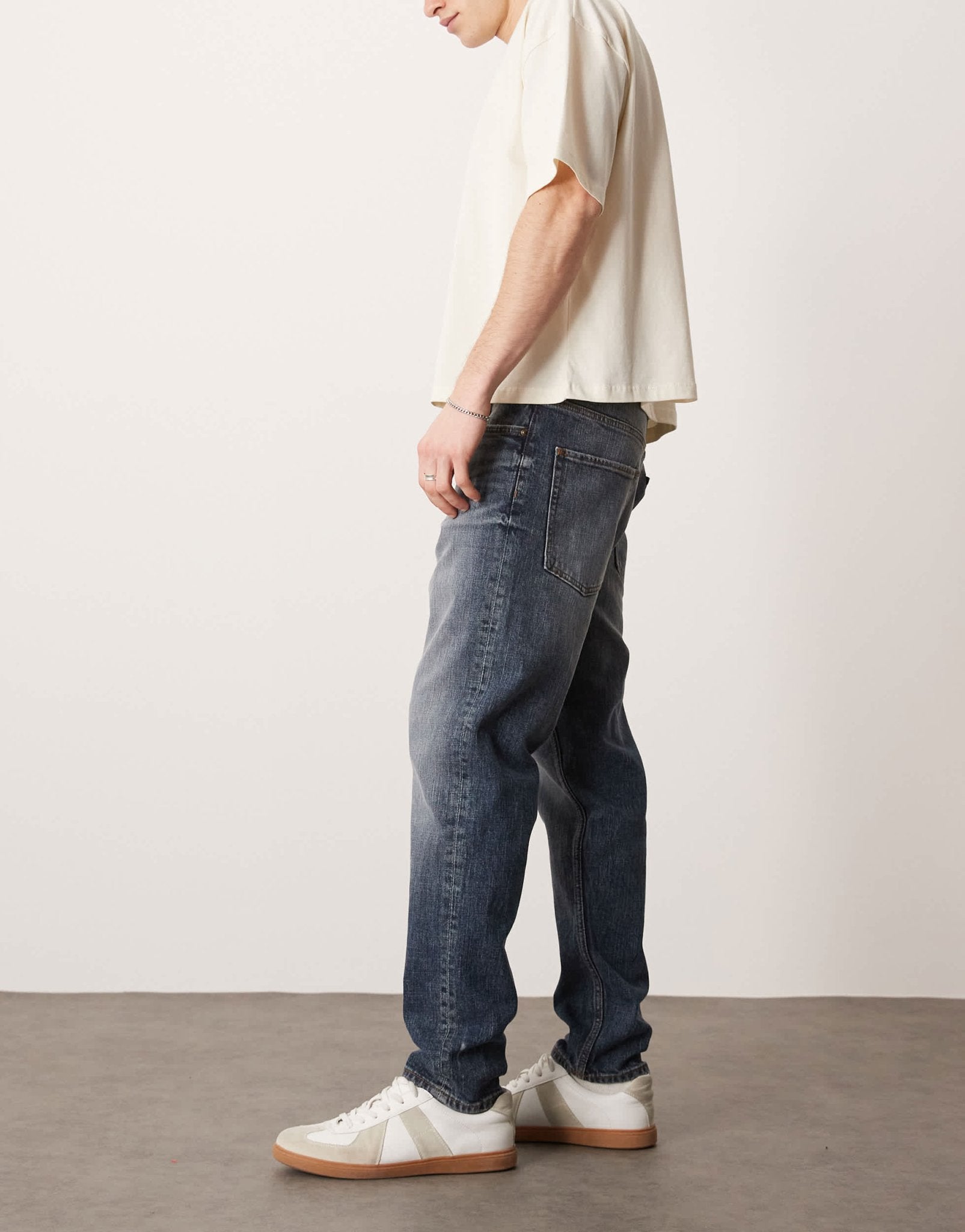 ASOS DESIGN stretch tapered jeans in mid wash blue - ASOS Sample Sale EU Store
