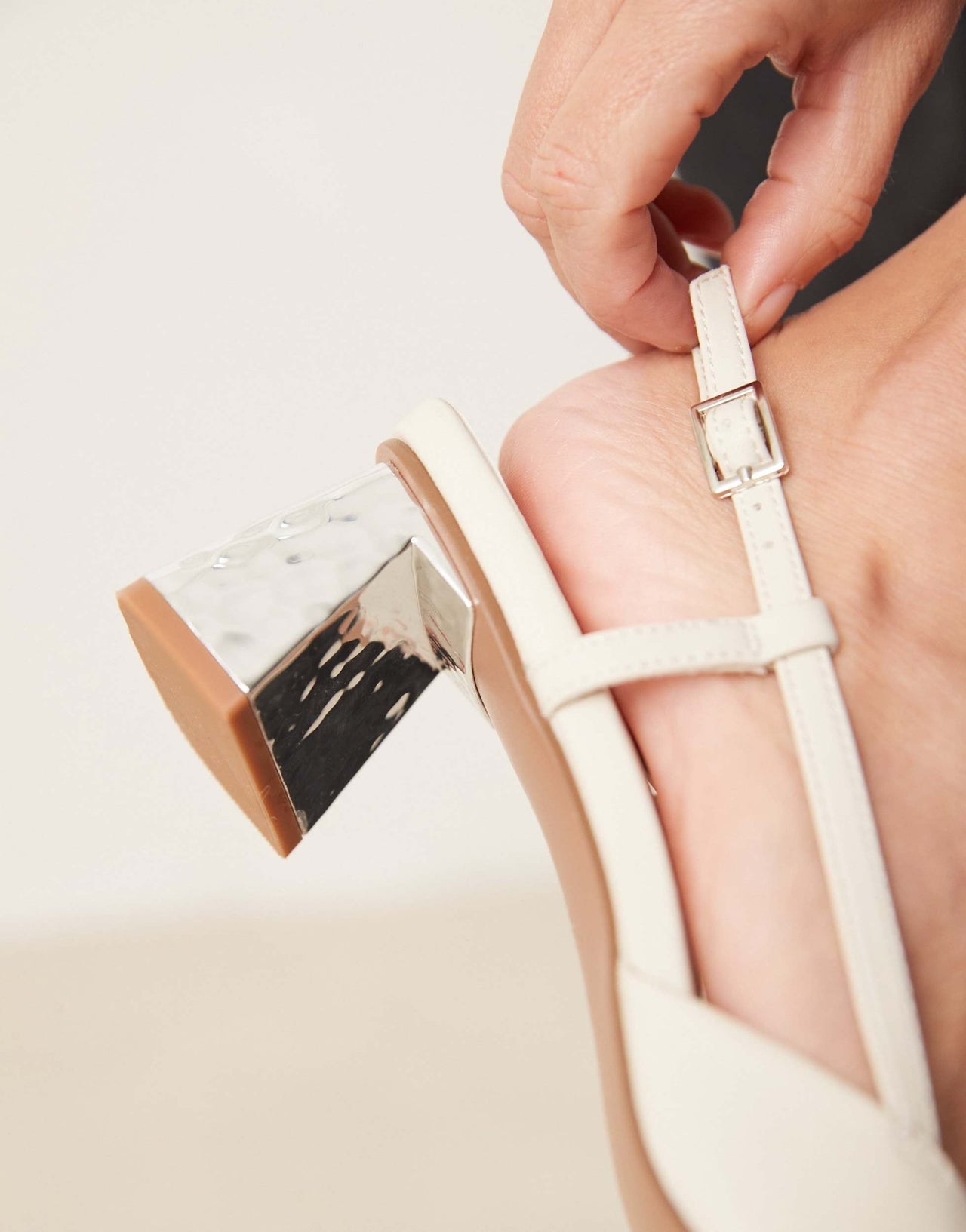 ASOS DESIGN Stylish slingback mid heeled shoes in off white - ASOS Sample Sale EU Store