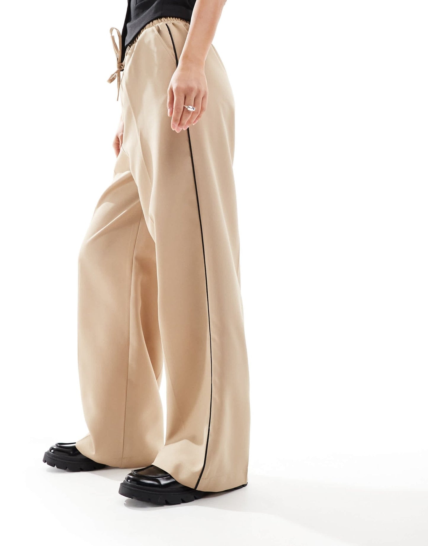 ASOS DESIGN tailored pull on trouser with piping in sand - ASOS Sample Sale EU Store