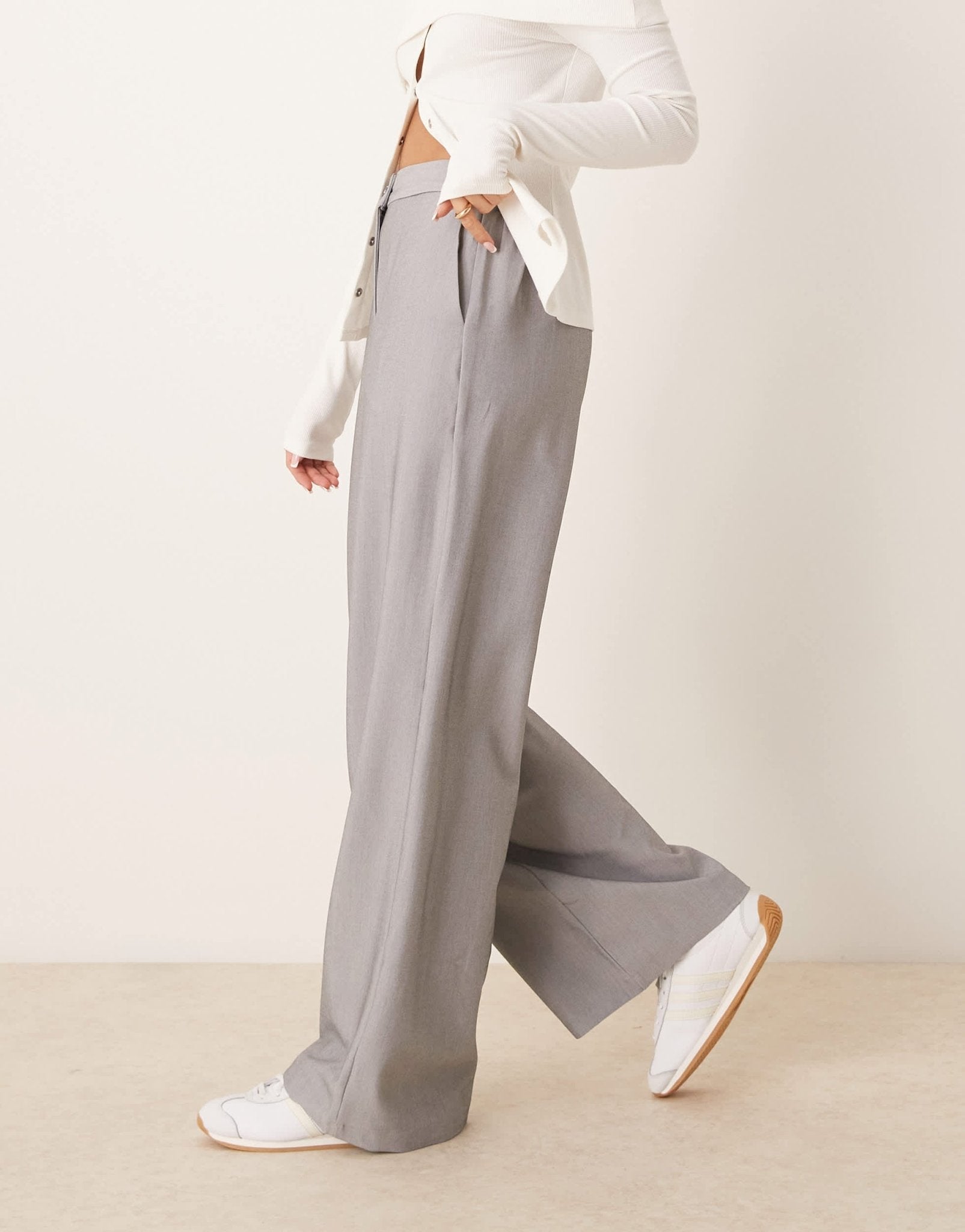 ASOS DESIGN tailored relaxed straight leg trousers in grey - ASOS Sample Sale EU Store