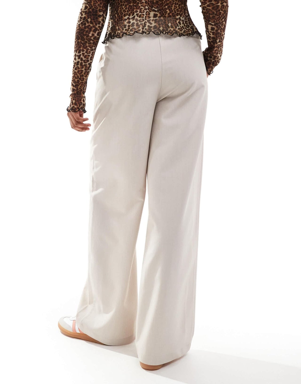 ASOS DESIGN tailored relaxed straight leg trousers in stone - ASOS Sample Sale EU Store