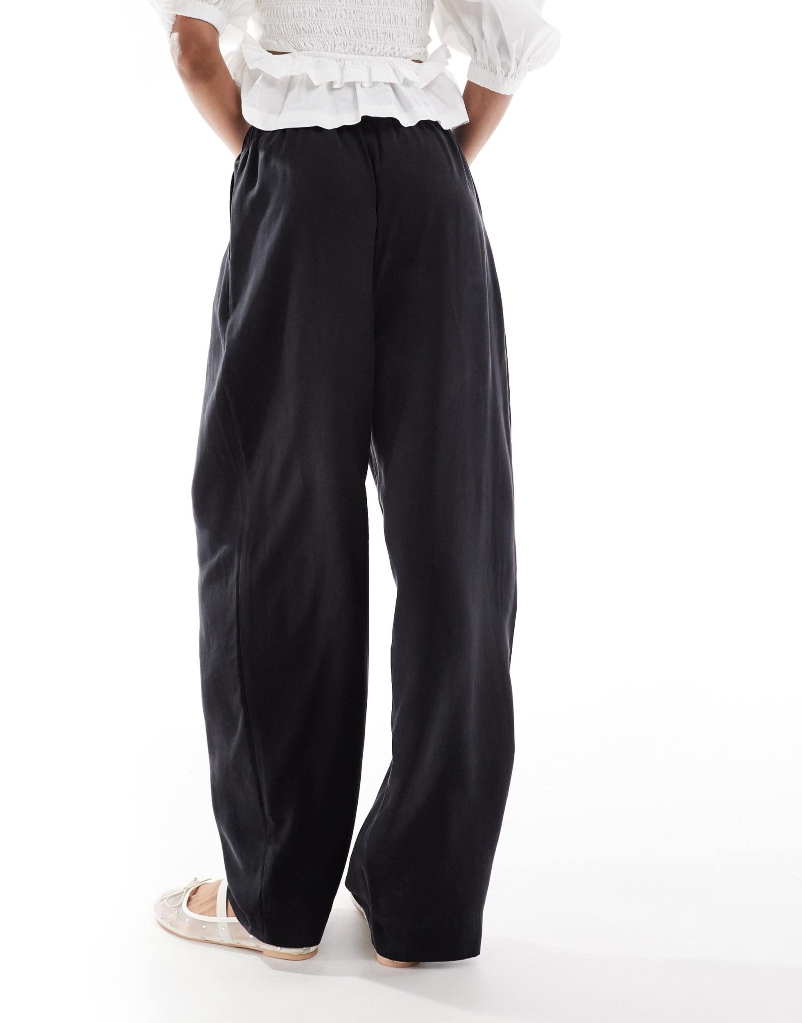 ASOS DESIGN Tall premium casual pull on trousers with pleat detail in washed black - ASOS Sample Sale EU Store