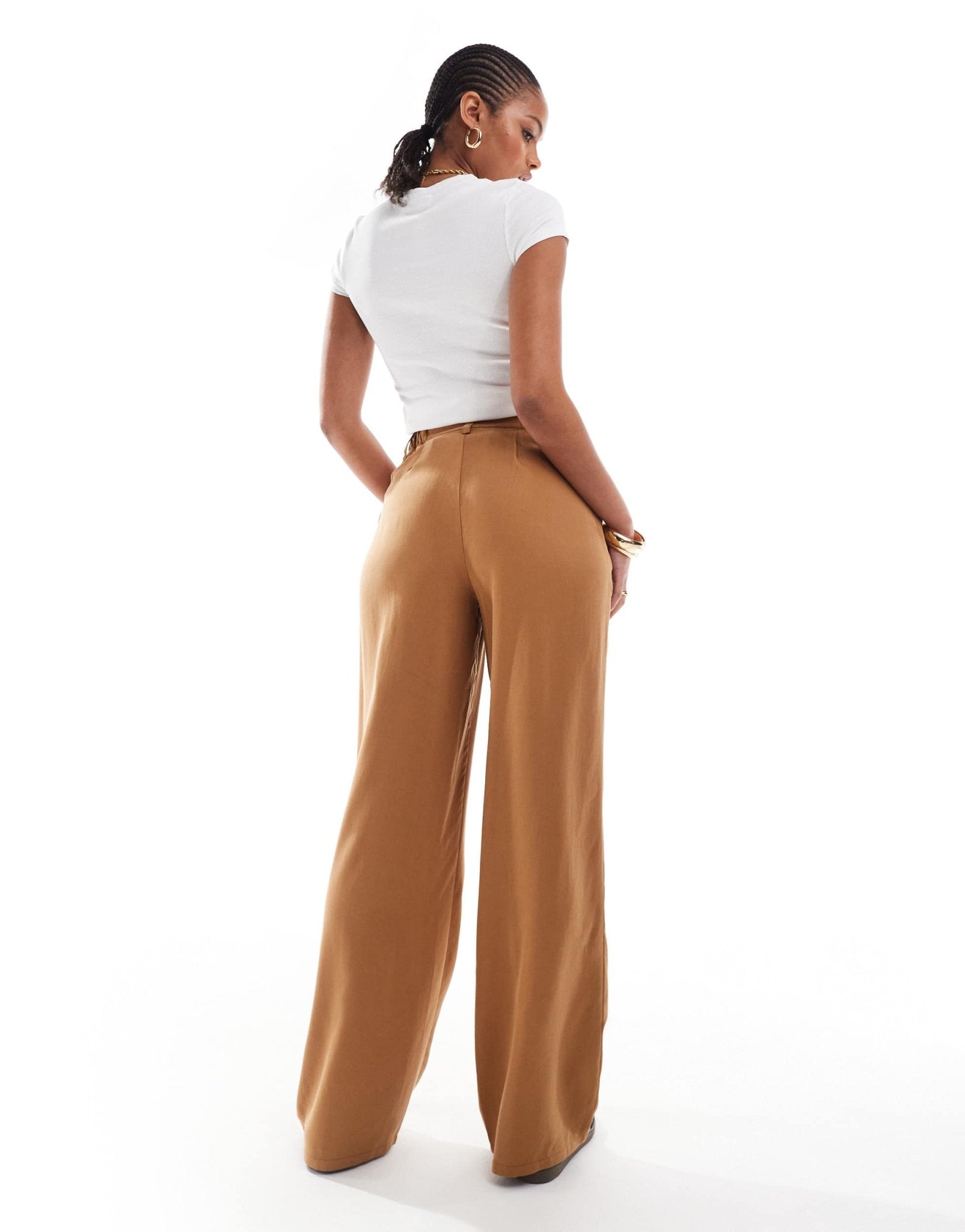 ASOS DESIGN Tall relaxed straight leg trousers in camel - ASOS Sample Sale EU Store