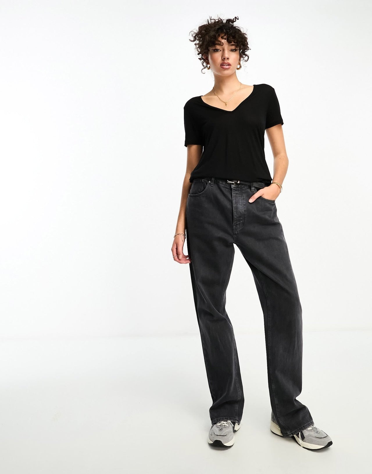 ASOS DESIGN Tall relaxed v neck t-shirt in black - ASOS Sample Sale EU Store