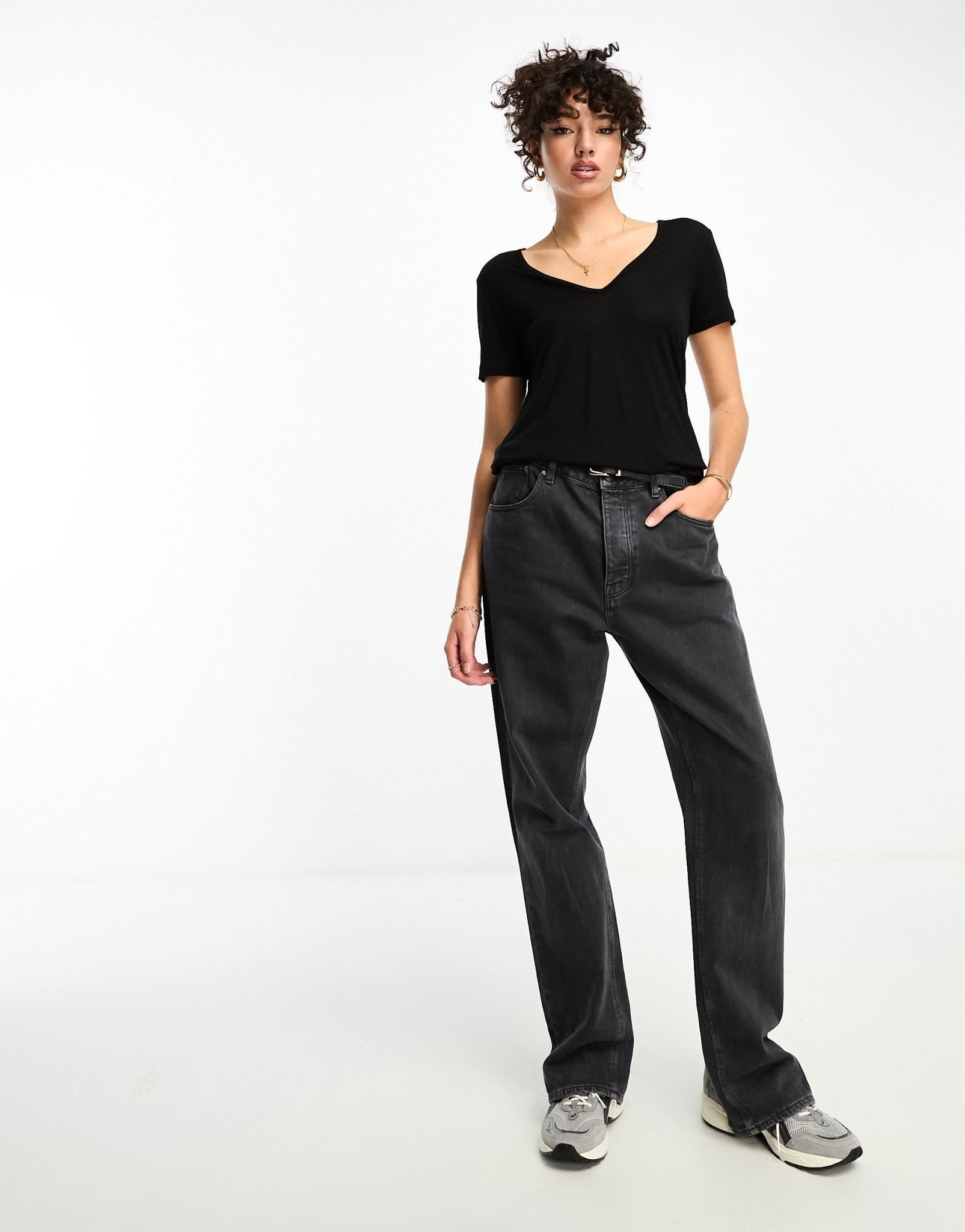ASOS DESIGN Tall relaxed v neck t-shirt in black - ASOS Sample Sale EU Store