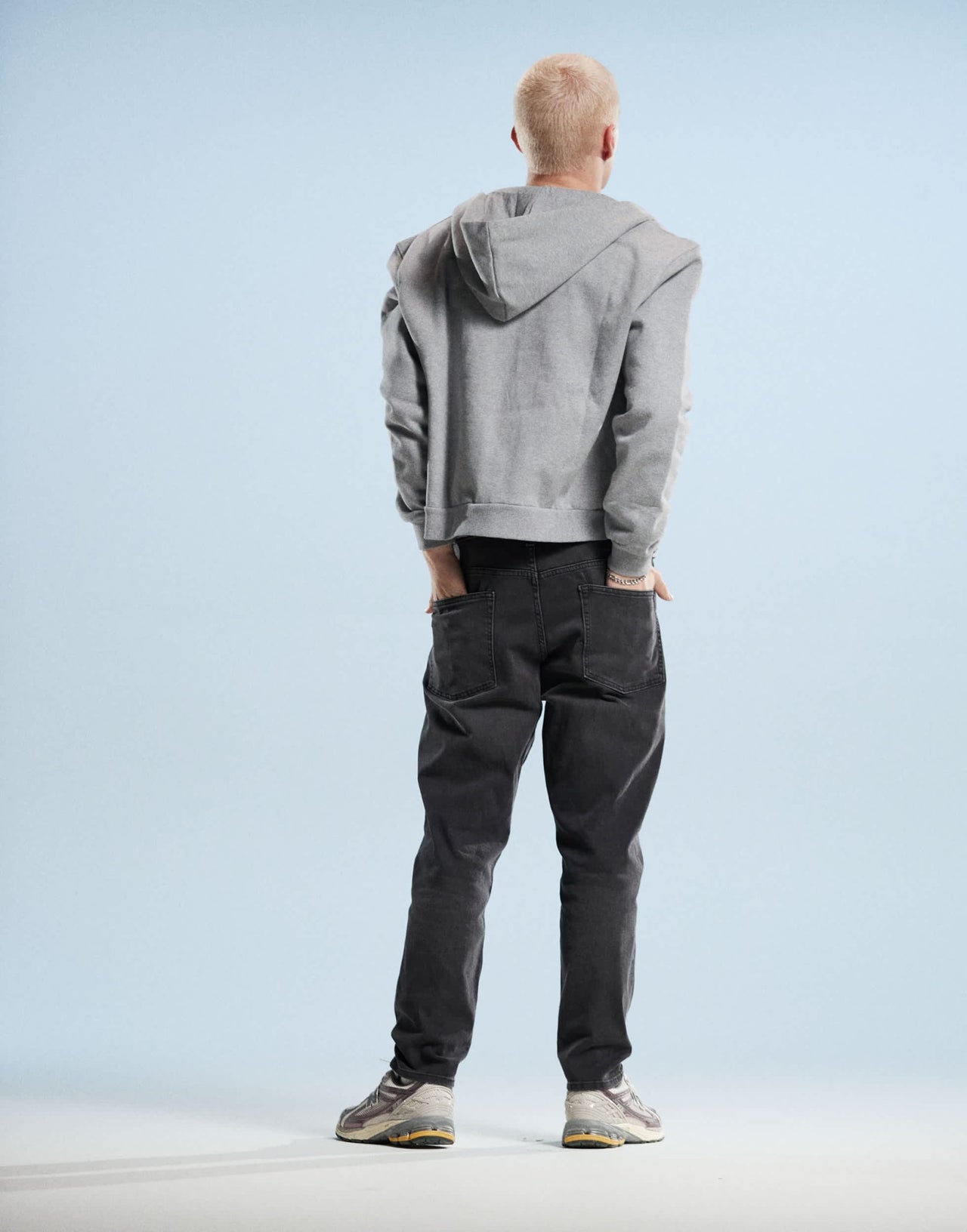 ASOS DESIGN tapered jeans in black wash - ASOS Sample Sale EU Store
