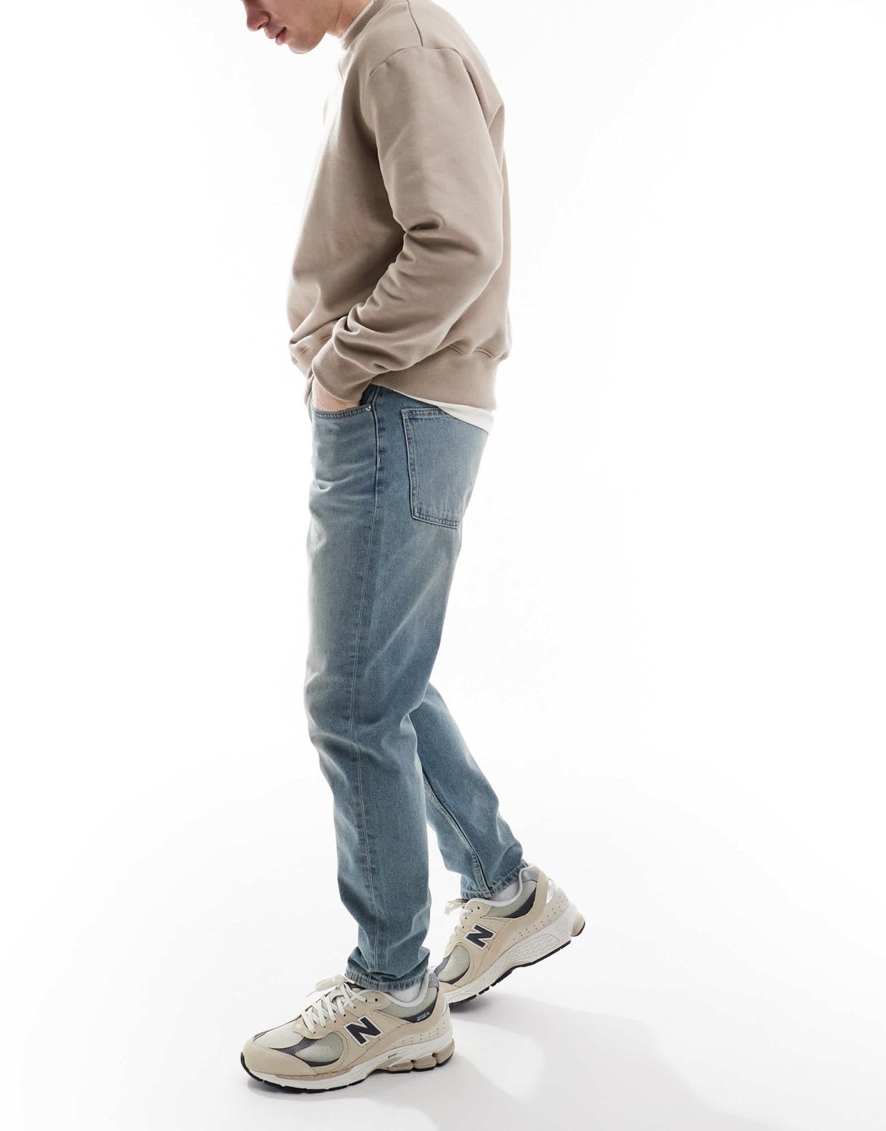 ASOS DESIGN tapered jeans with in light wash blue - ASOS Sample Sale EU Store