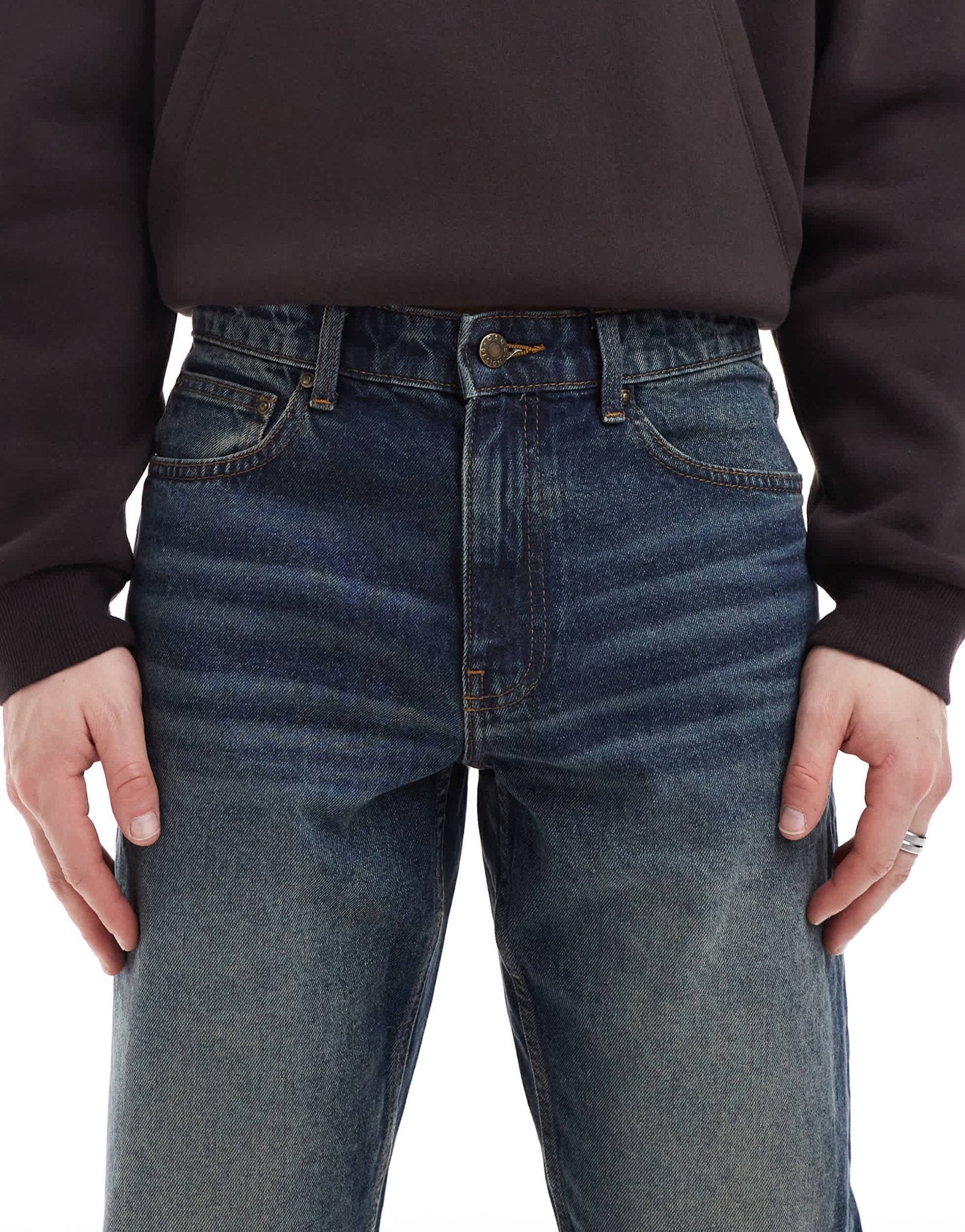 ASOS DESIGN tapered jeans with vintage tint in dark wash blue - ASOS Sample Sale EU Store