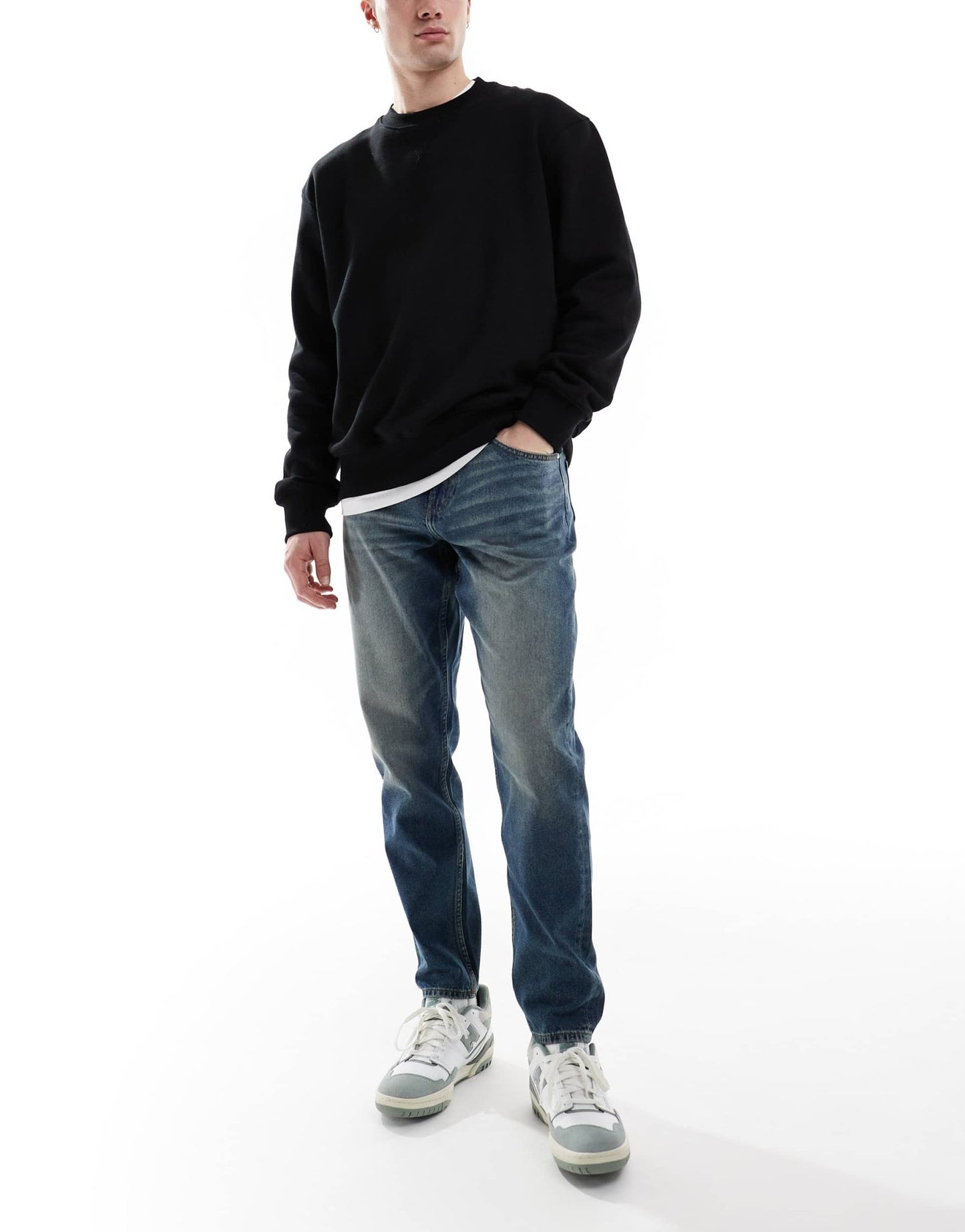 ASOS DESIGN tapered jeans with vintage tint in dark wash blue - ASOS Sample Sale EU Store