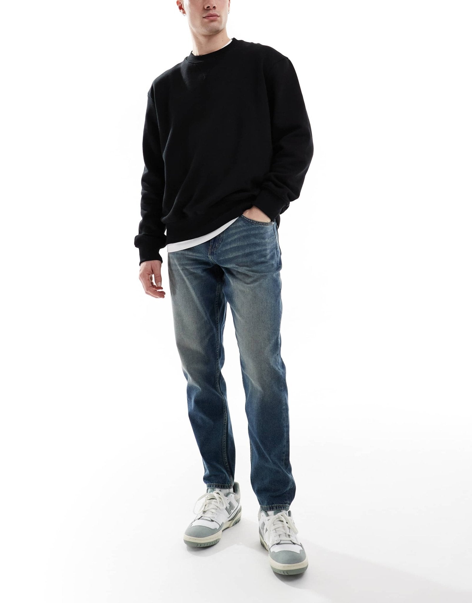 ASOS DESIGN tapered jeans with vintage tint in dark wash blue - ASOS Sample Sale EU Store