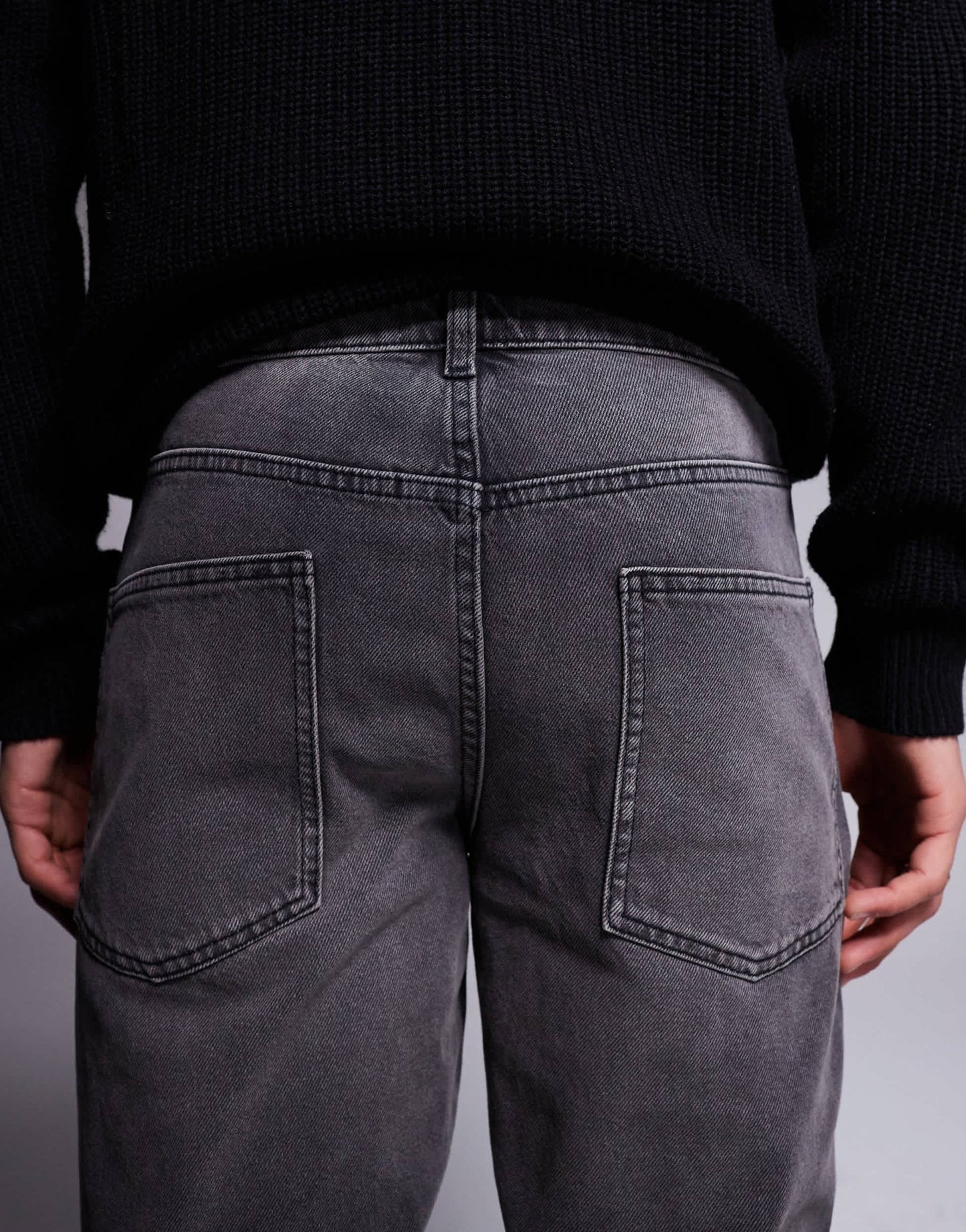 ASOS DESIGN tapered jeans with vintage tint in washed black - ASOS Sample Sale EU Store