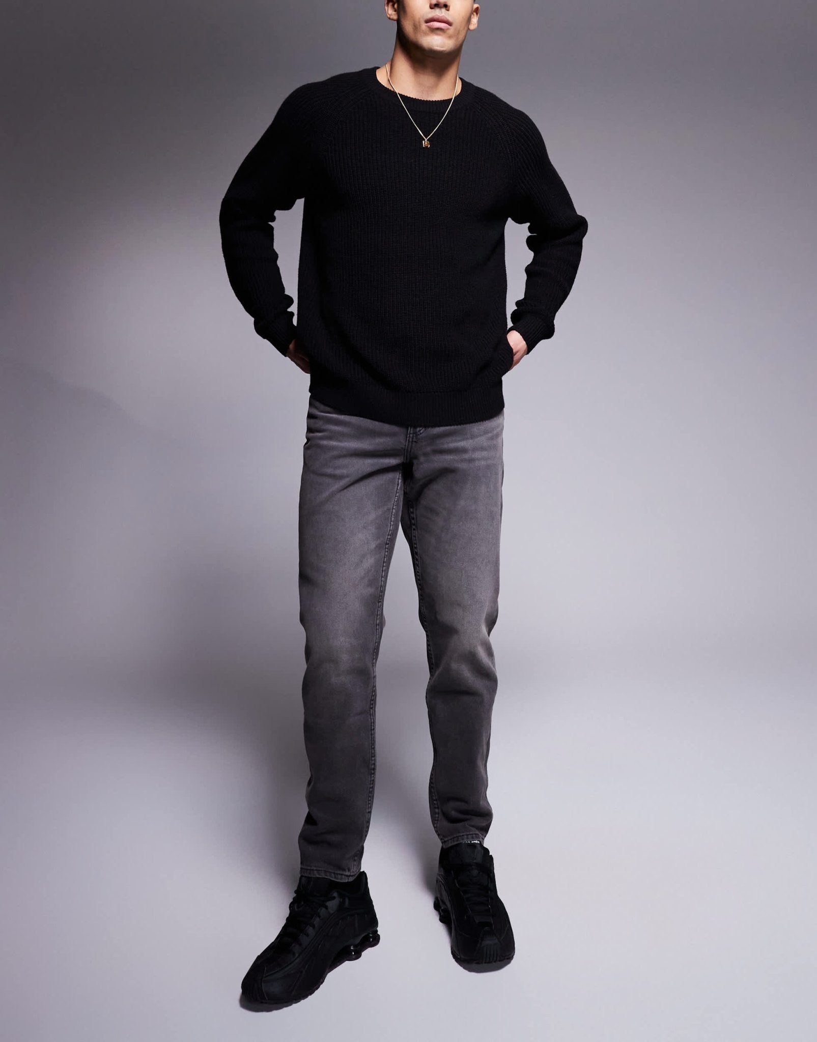 ASOS DESIGN tapered jeans with vintage tint in washed black - ASOS Sample Sale EU Store