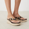 Zeppe con infradito e fibbia Toucan ASOS DESIGN in stampa leopardata