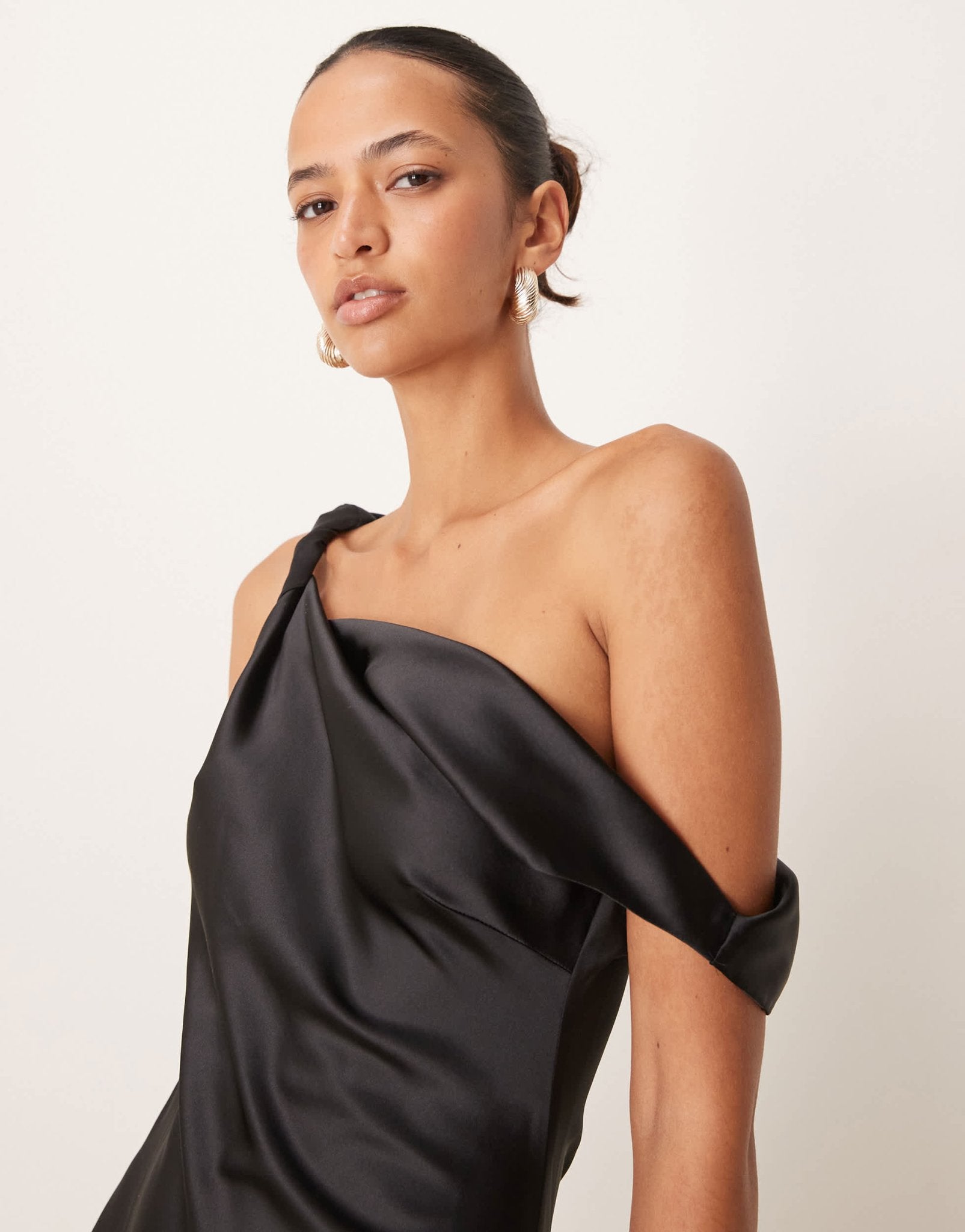 ASOS DESIGN twist off shoulder midi dress in velvet and satin in black - ASOS Sample Sale EU Store