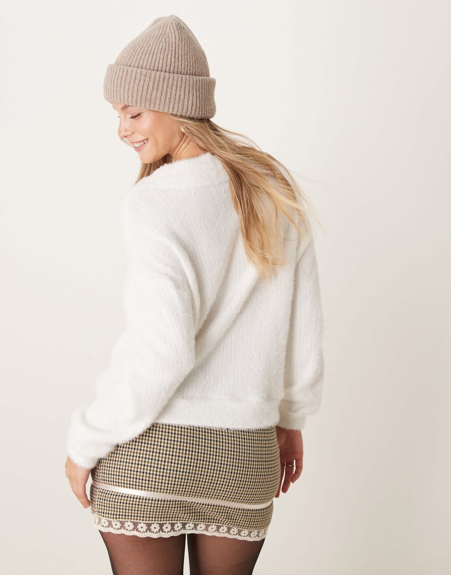 ASOS DESIGN ultra fluffy oversized rib cardigan in white - ASOS Sample Sale EU Store