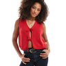 Top a canotta lavorato a maglia ASOS DESIGN con scollo a V e fiocco frontale in rosso