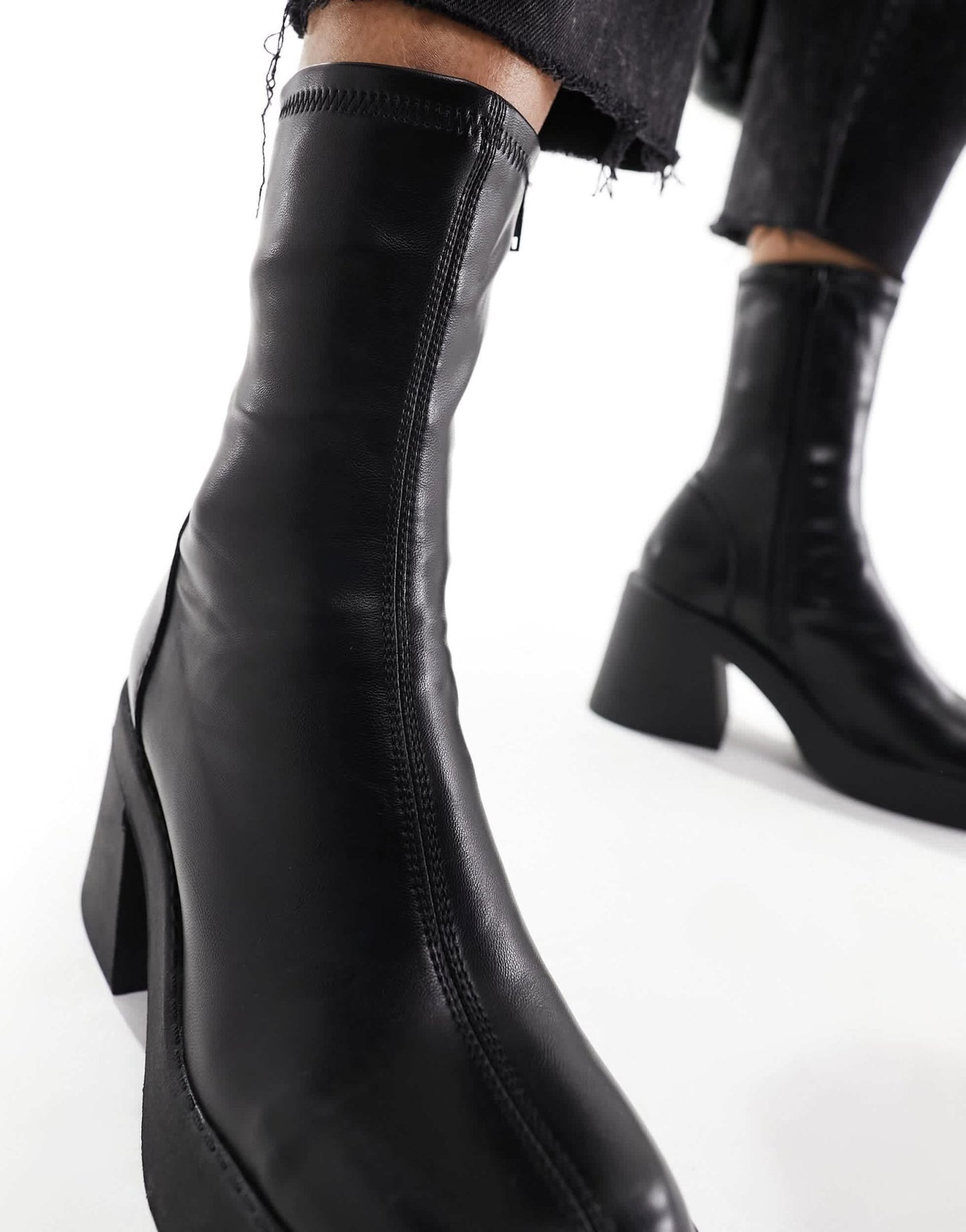 ASOS DESIGN Wide Fit Radiate mid - heel boots in black - ASOS Sample Sale EU Store