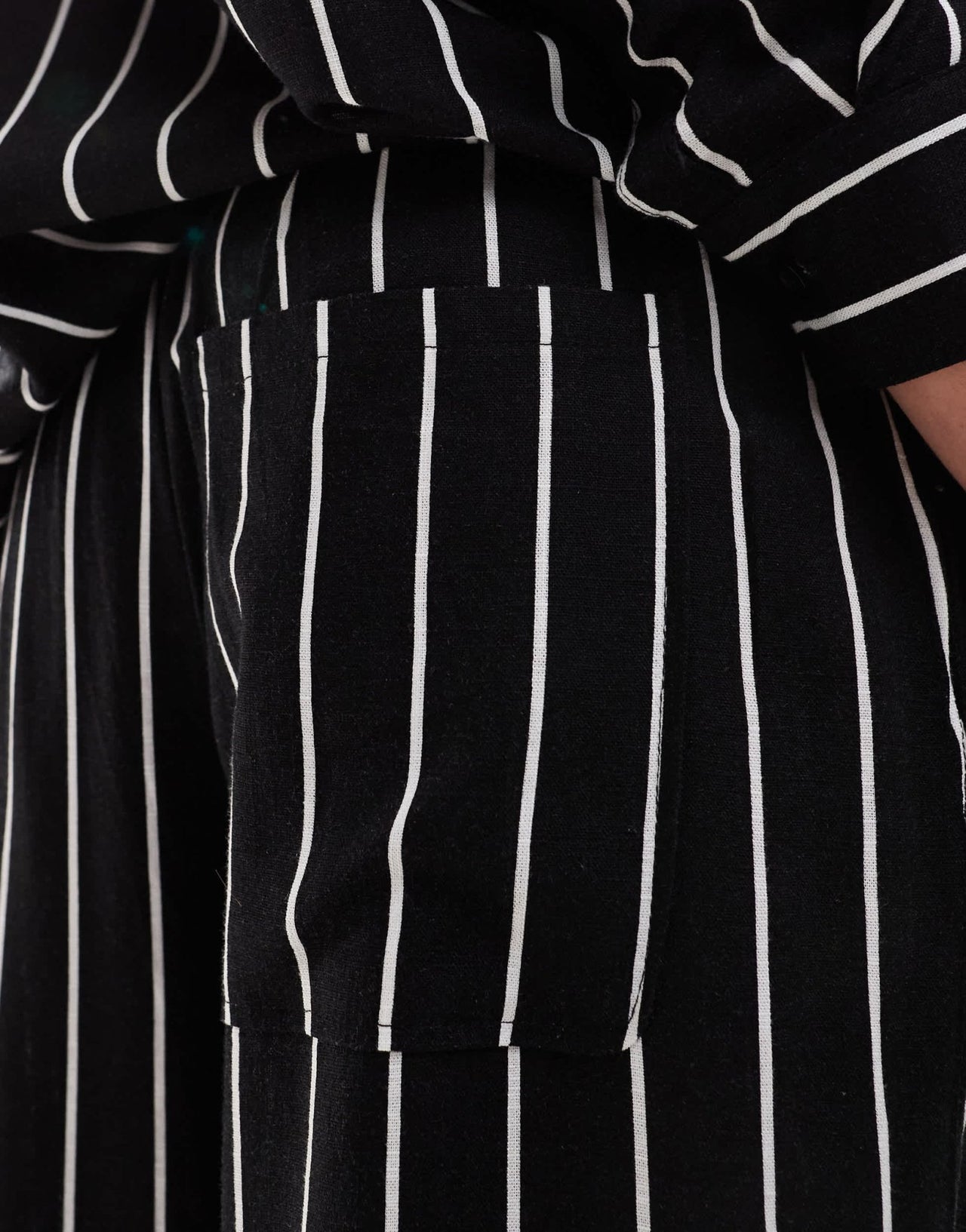 ASOS DESIGN wide leg pull on trouser with linen in black stripe - ASOS Sample Sale EU Store
