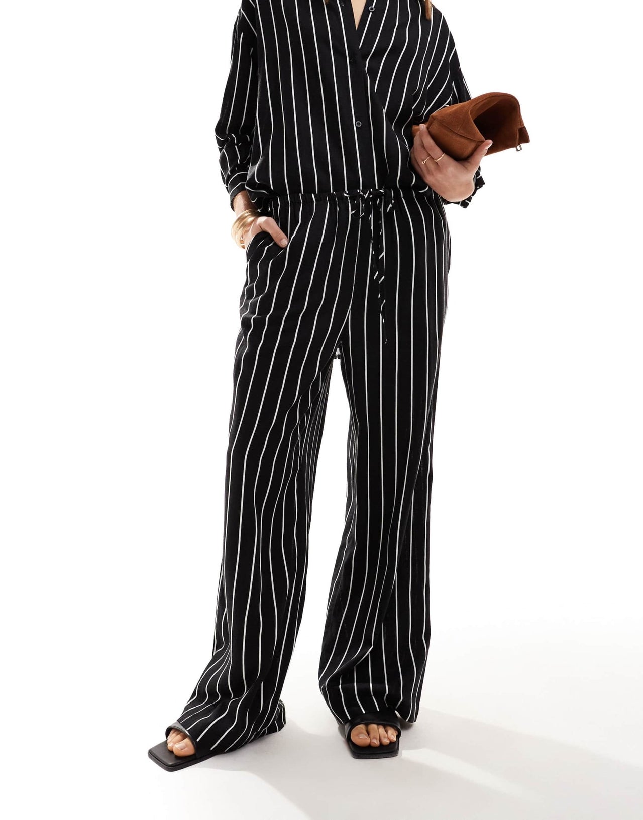 ASOS DESIGN wide leg pull on trouser with linen in black stripe - ASOS Sample Sale EU Store