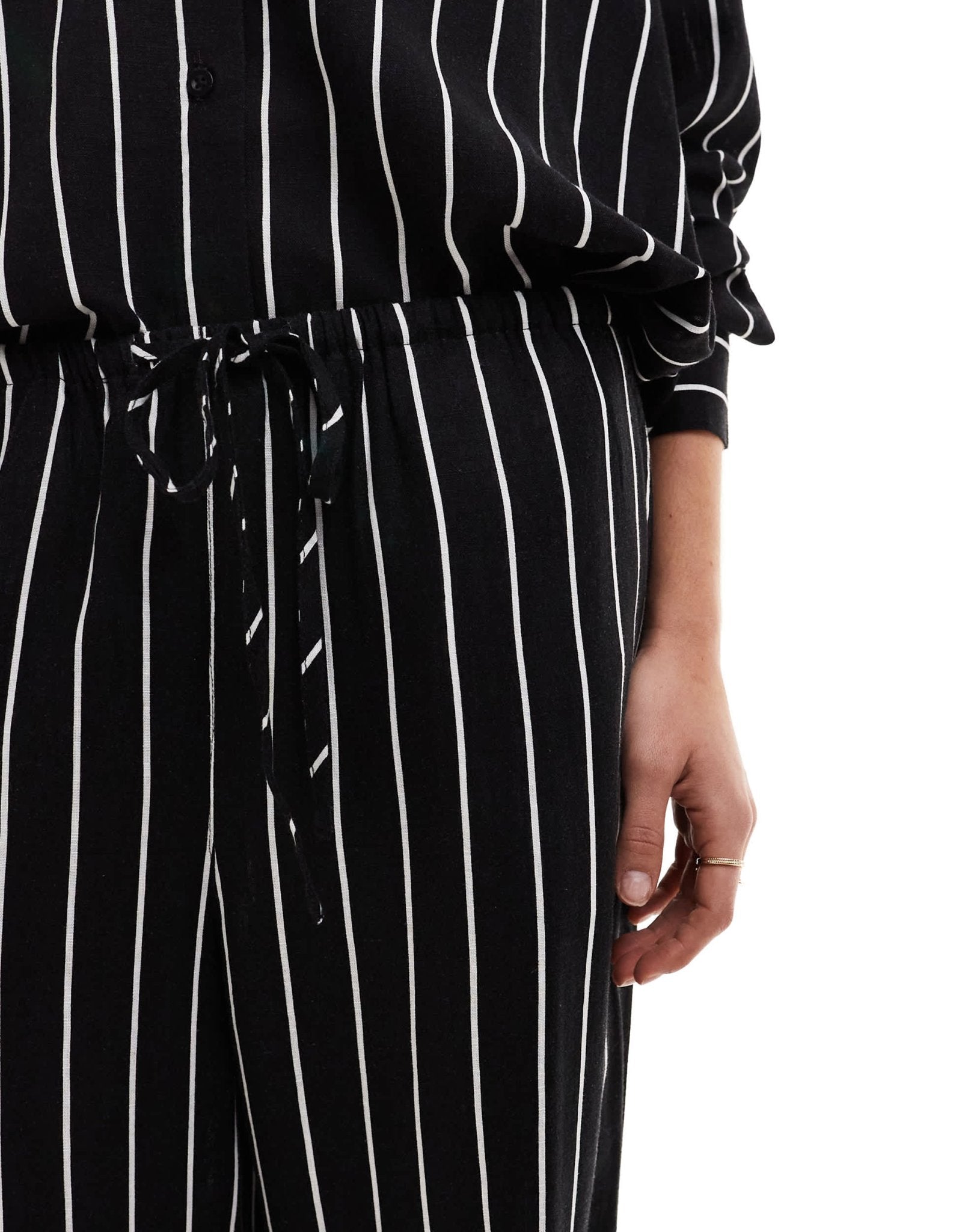 ASOS DESIGN wide leg pull on trouser with linen in black stripe - ASOS Sample Sale EU Store