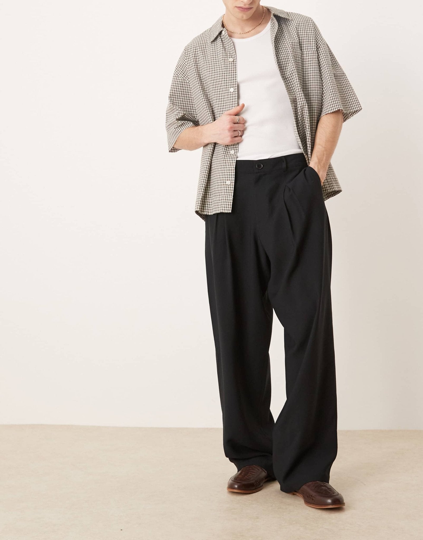 ASOS DESIGN wide leg smart trousers with front pleat in black - ASOS Sample Sale EU Store