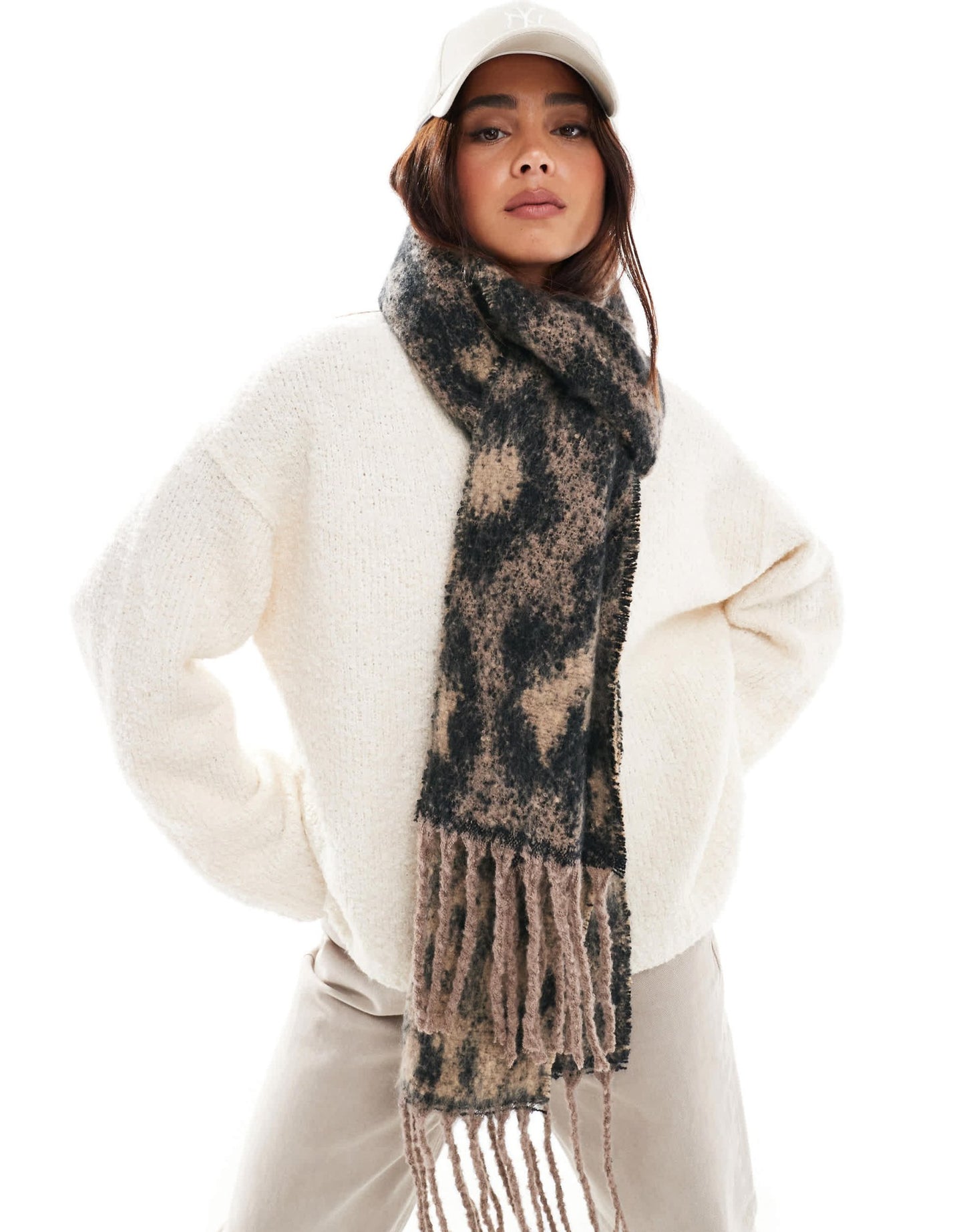 ASOS DESIGN woven scarf with fluffy leopard design - ASOS Sample Sale EU Store
