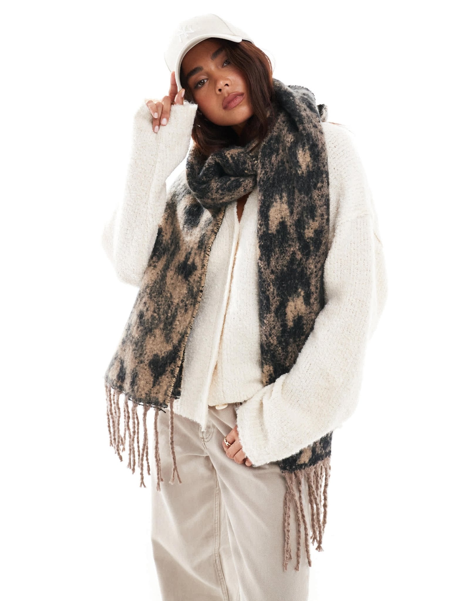 ASOS DESIGN woven scarf with fluffy leopard design - ASOS Sample Sale EU Store