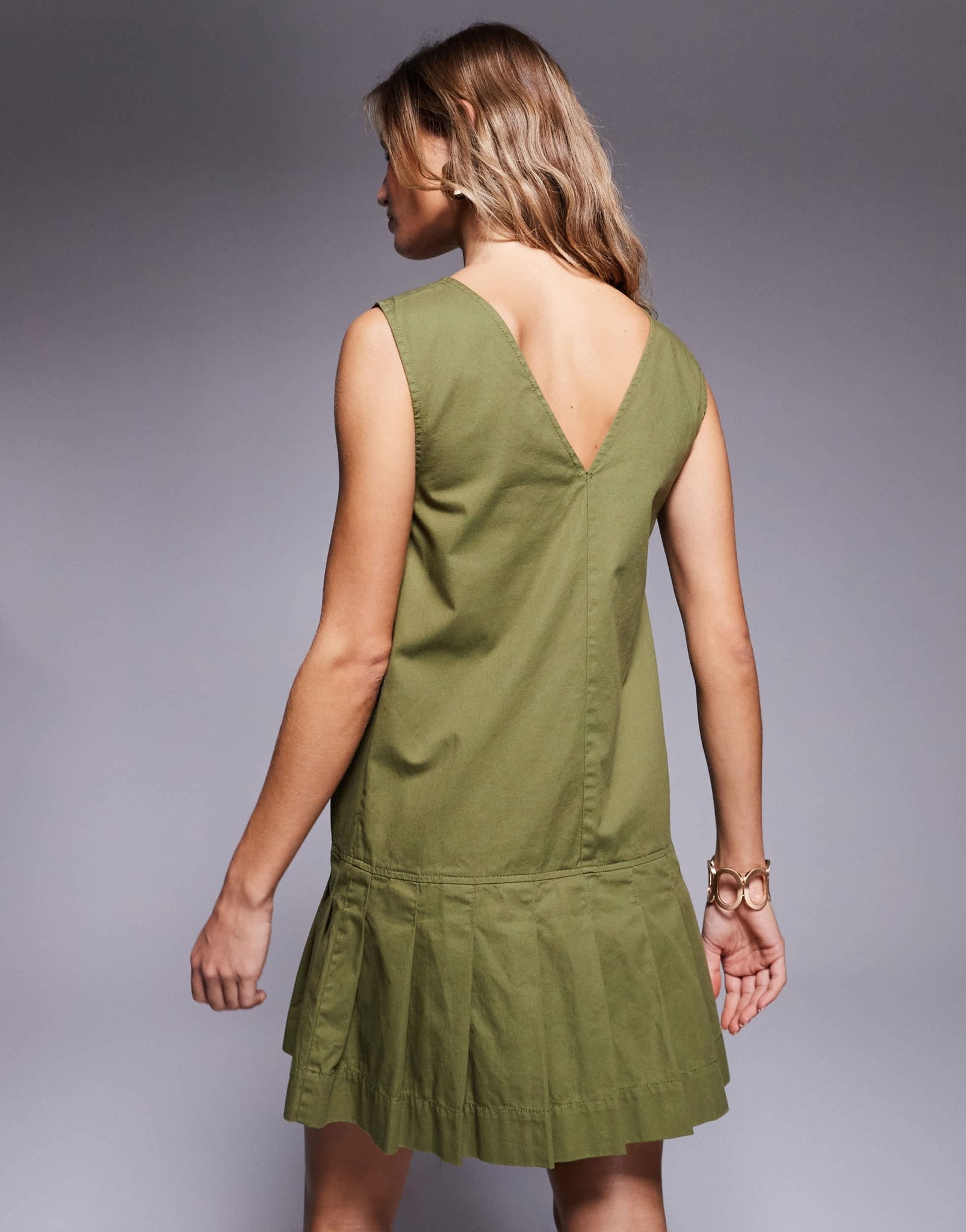 ASOS DESIGN zip through mini twill pinny dress with pleated skirt in olive - ASOS Sample Sale EU Store