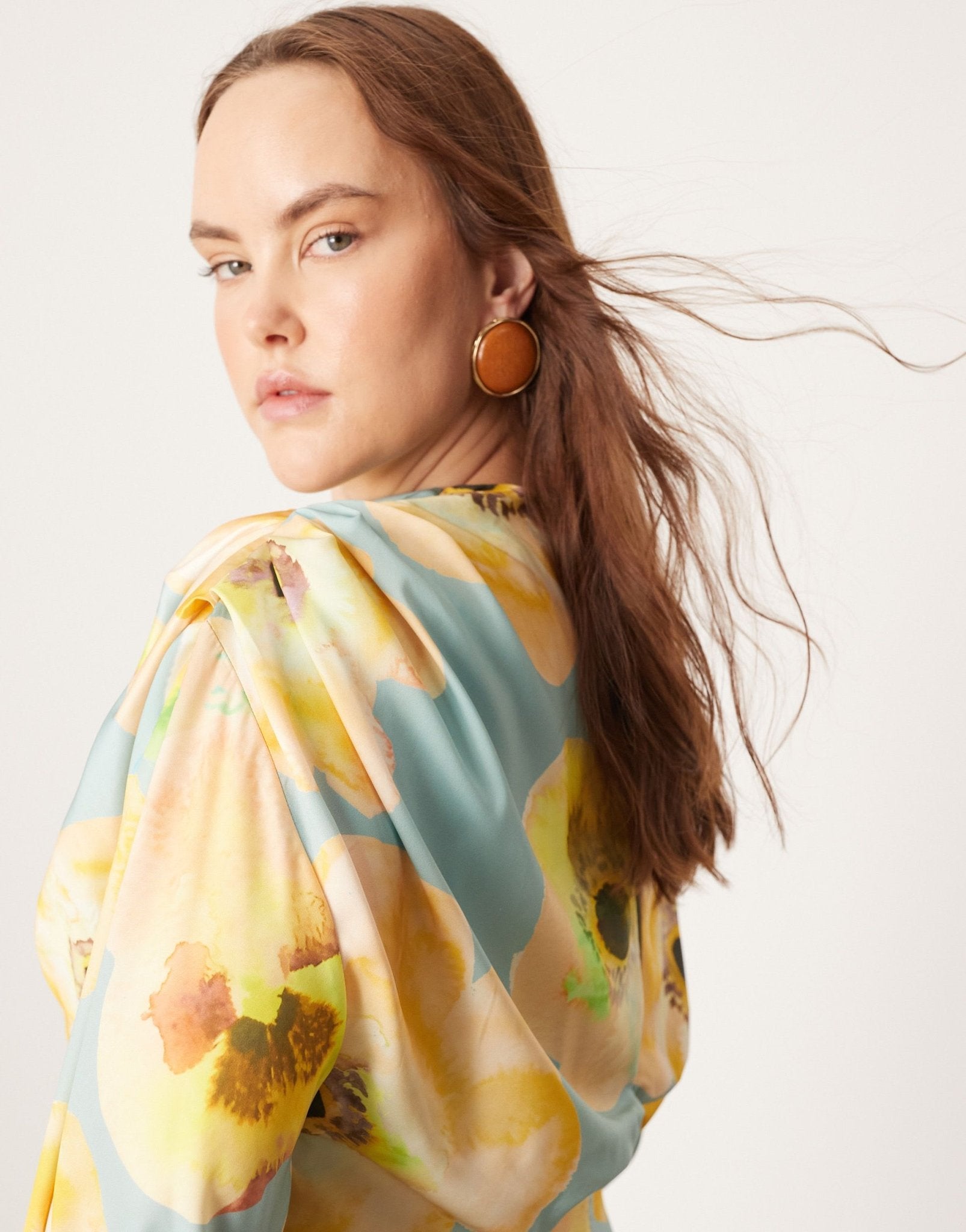 ASOS EDITION Curve satin volume blouson sleeve satin midi dress in large floral print - ASOS Sample Sale EU Store
